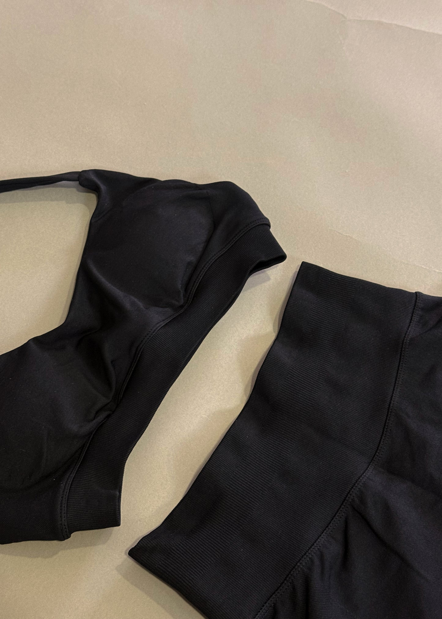 REWEAR ESSENTIAL BLACK GYM SET