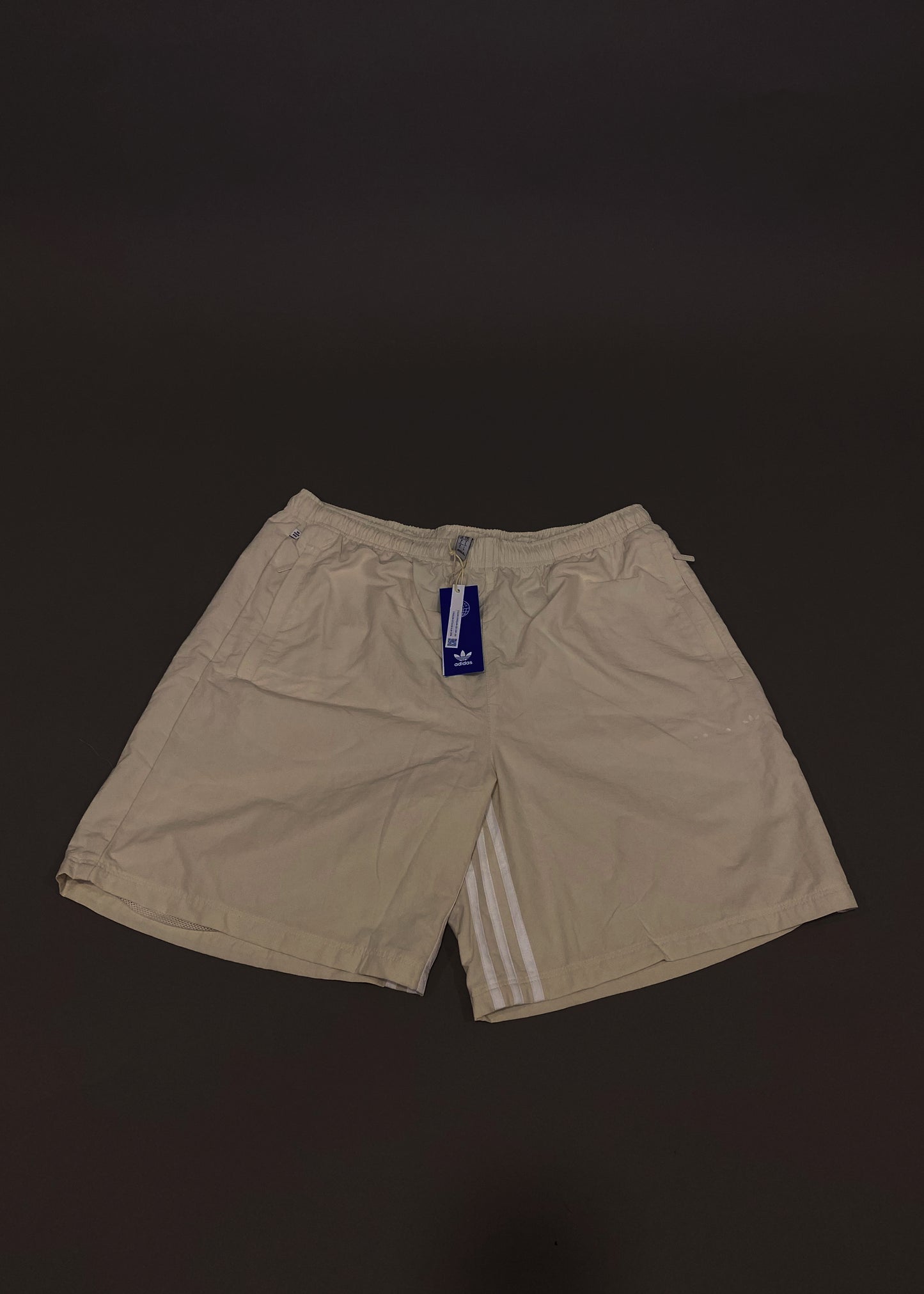 ADIDAS OVERSIZED BEIGE SHORTS