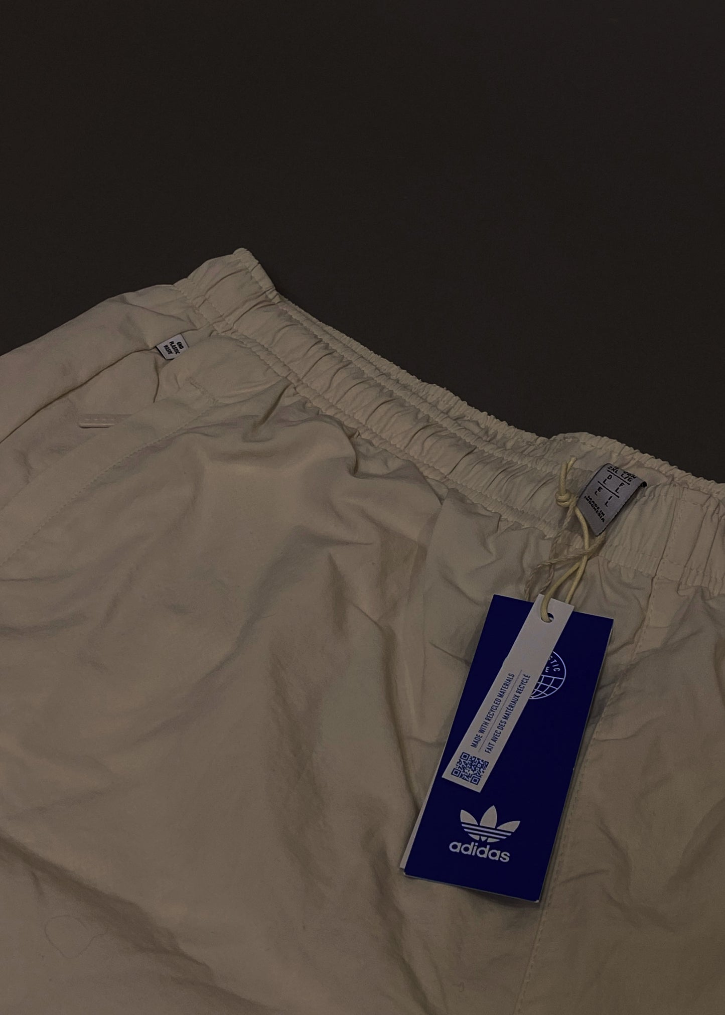 ADIDAS OVERSIZED BEIGE SHORTS