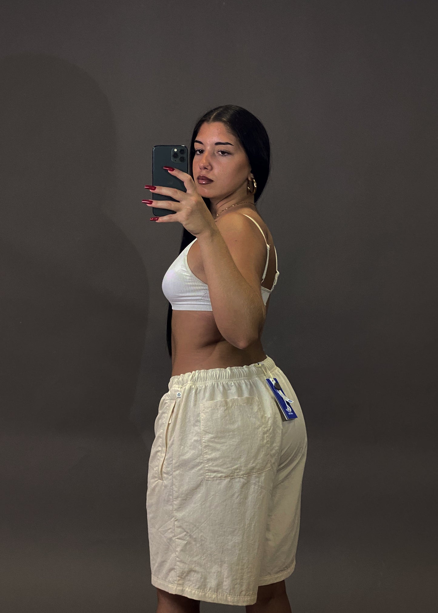 ADIDAS OVERSIZED BEIGE SHORTS