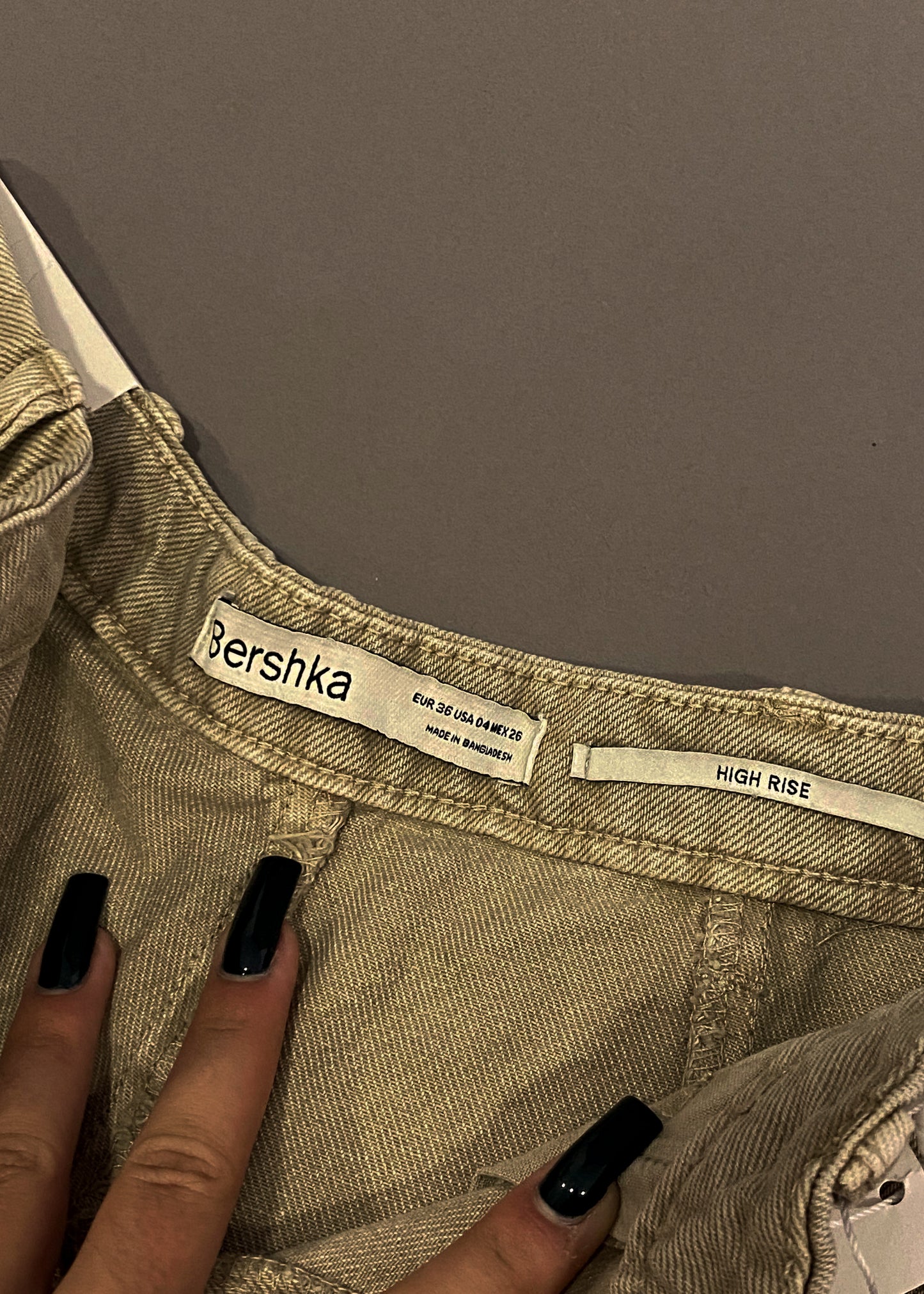 BERSHKA BAGGY SHORTS