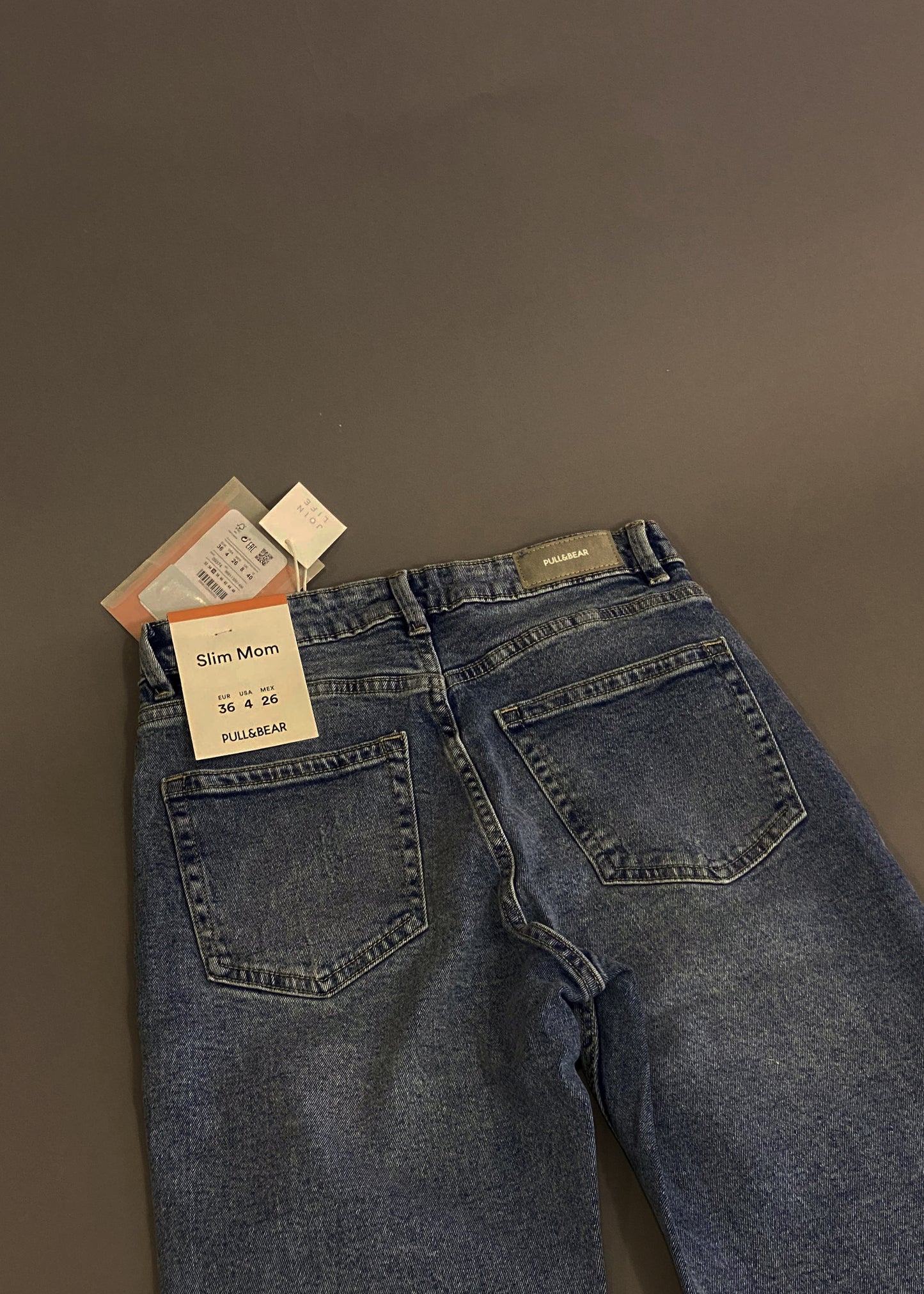 PULL&BEAR SLIM MOM JEANS
