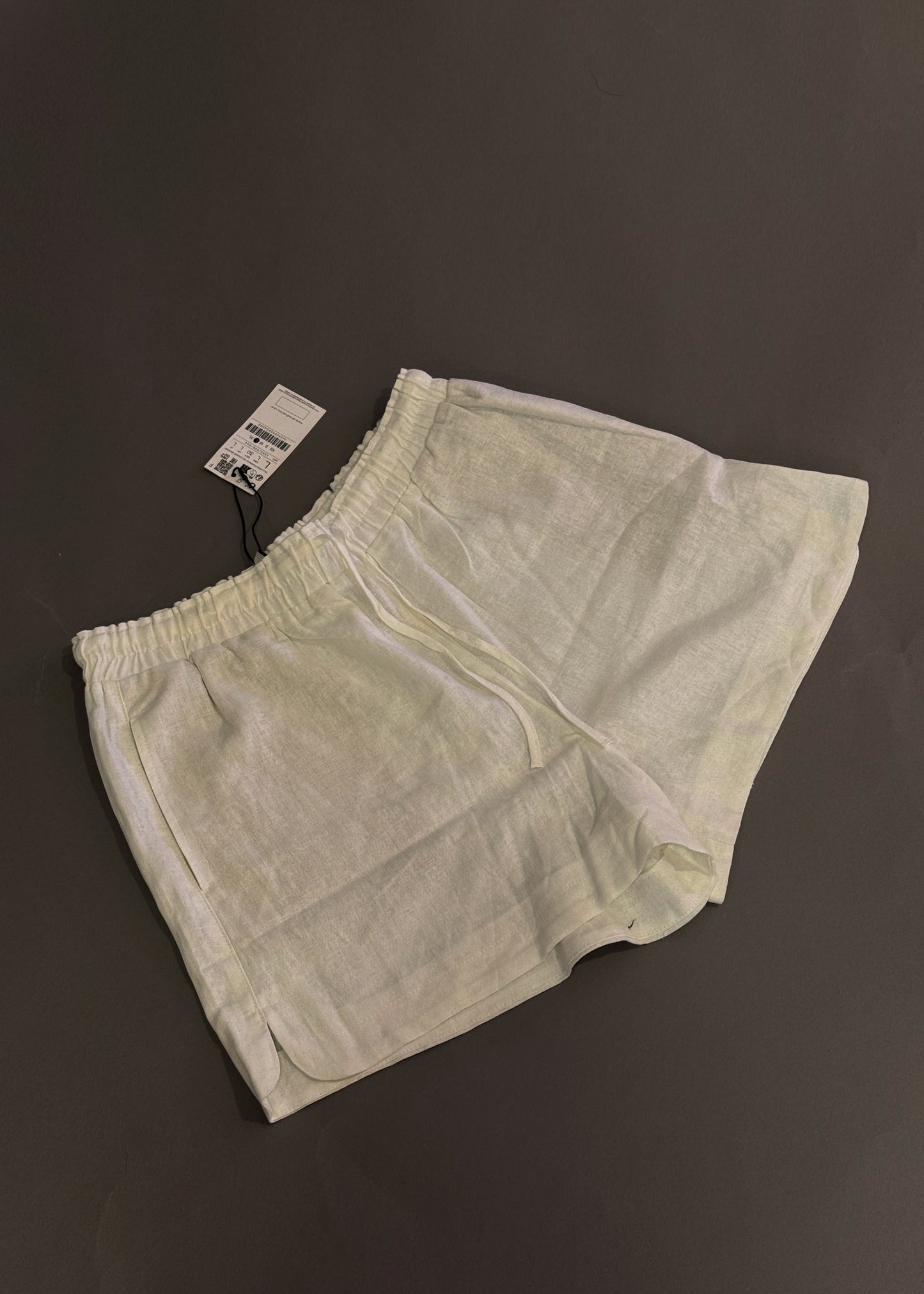 STRADIVARIUS LINEN WHITE SHORTS