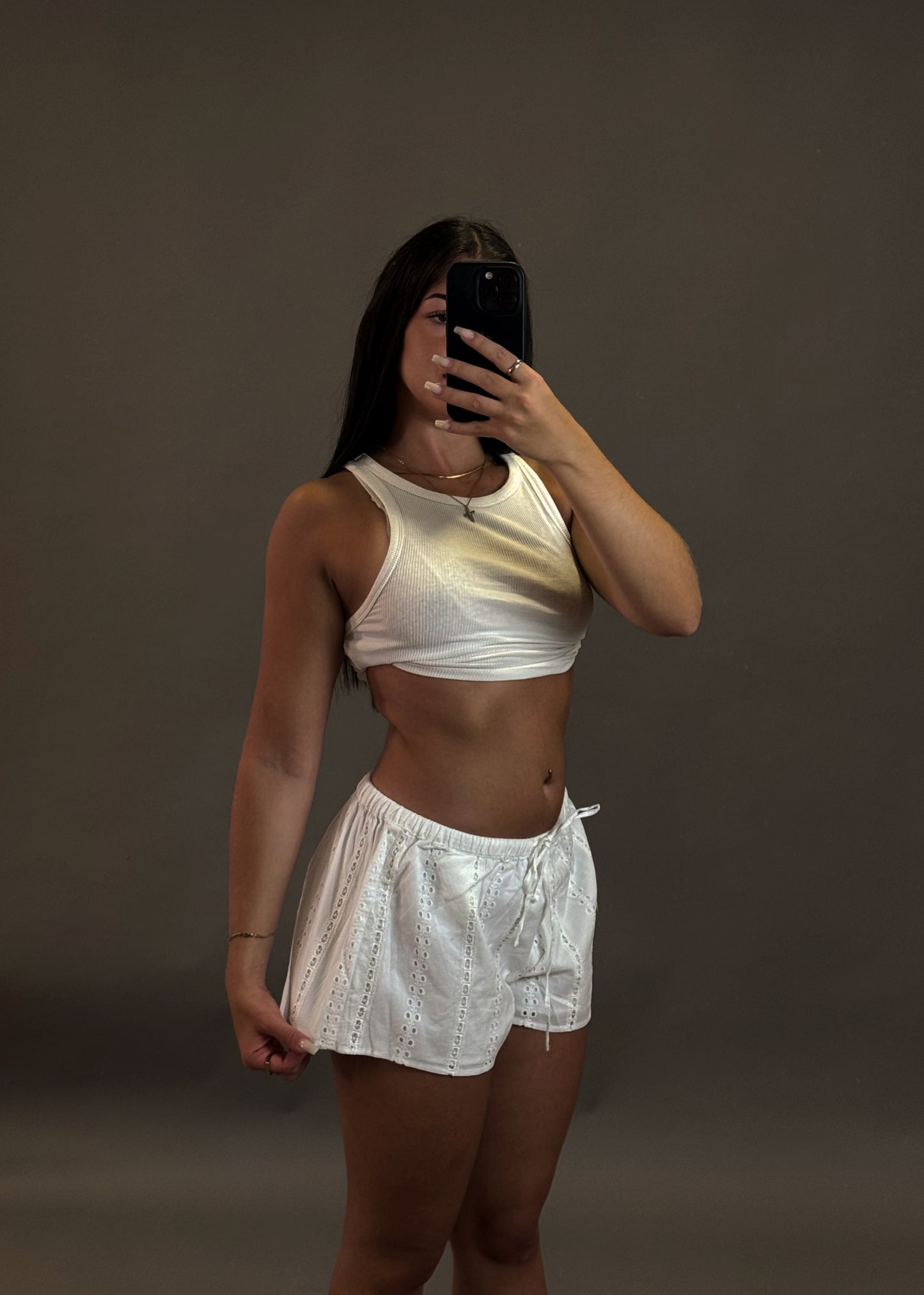 PULL&BEAR MINI WHITE SHORTS