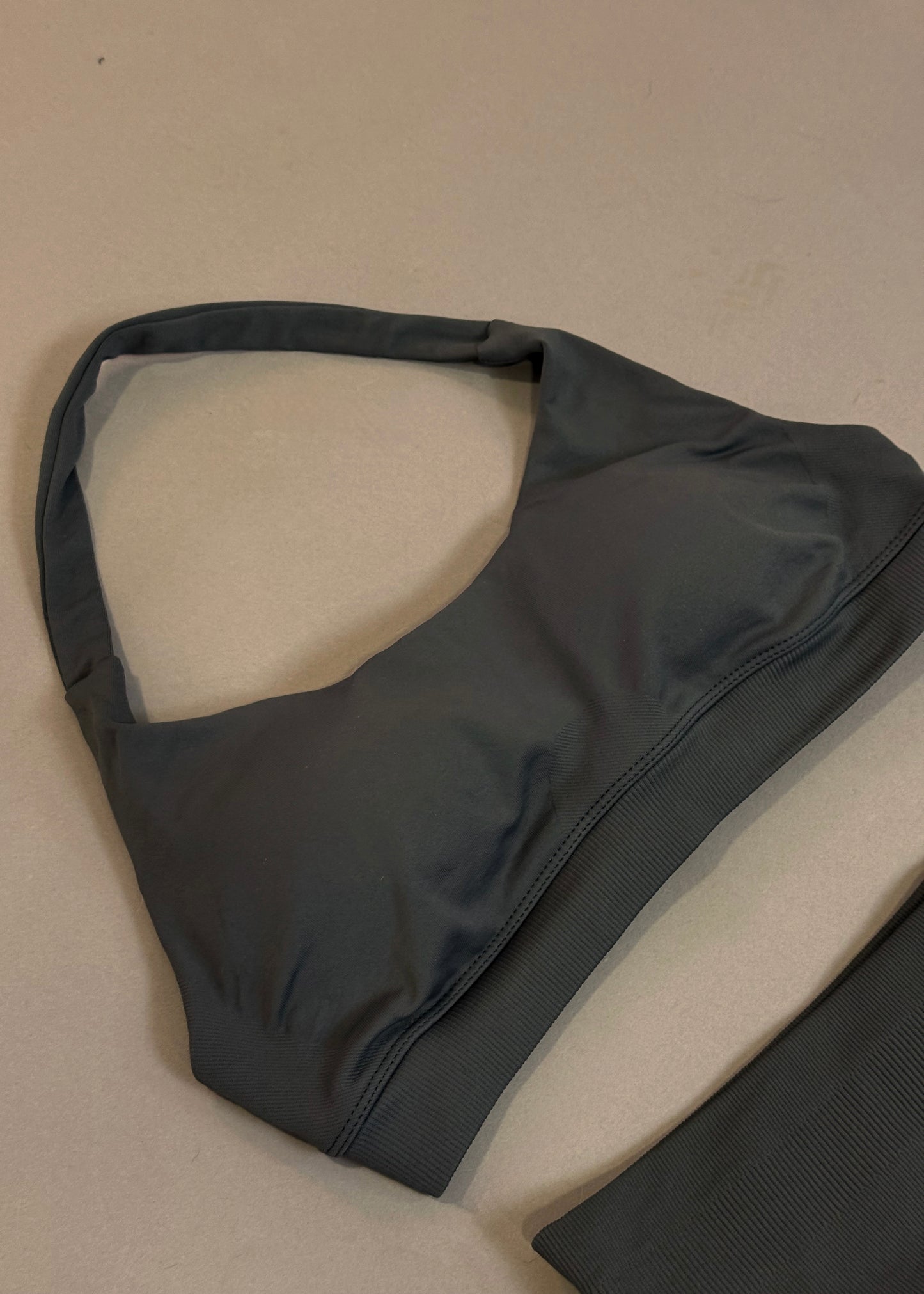 REWEAR ESSENTIAL CHARCOAL GYM SET