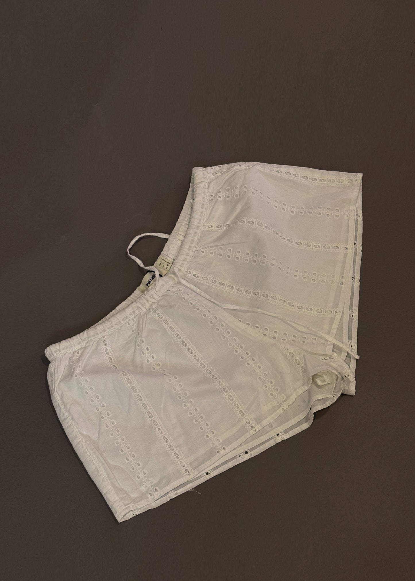PULL&BEAR MINI WHITE SHORTS