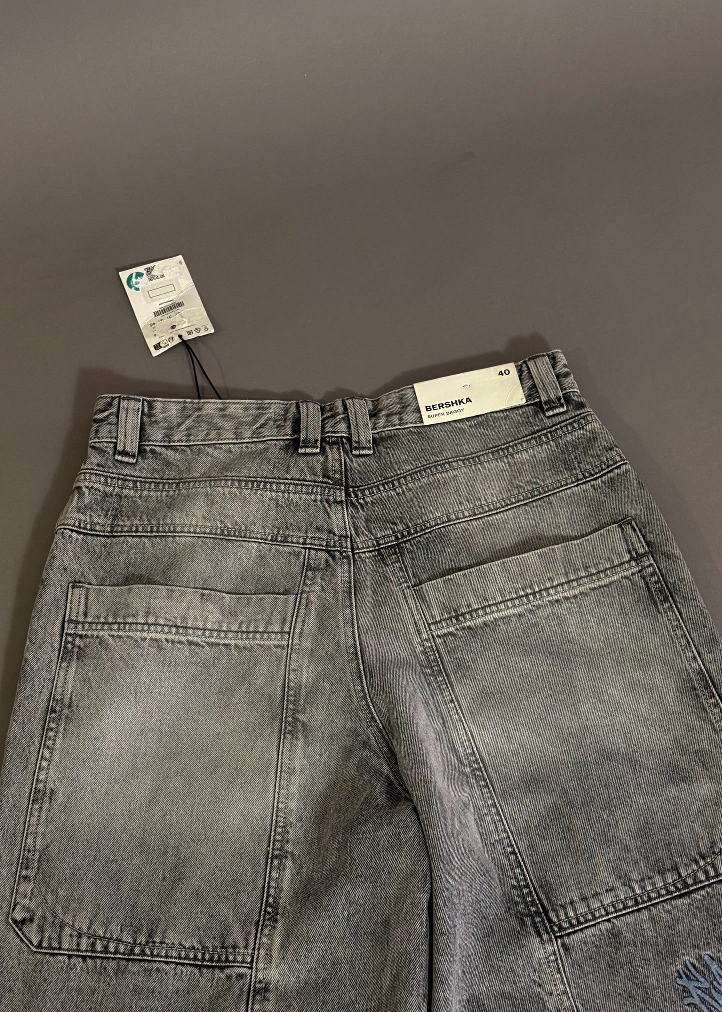 BERSHKA SUPER BAGGY GREY JEANS
