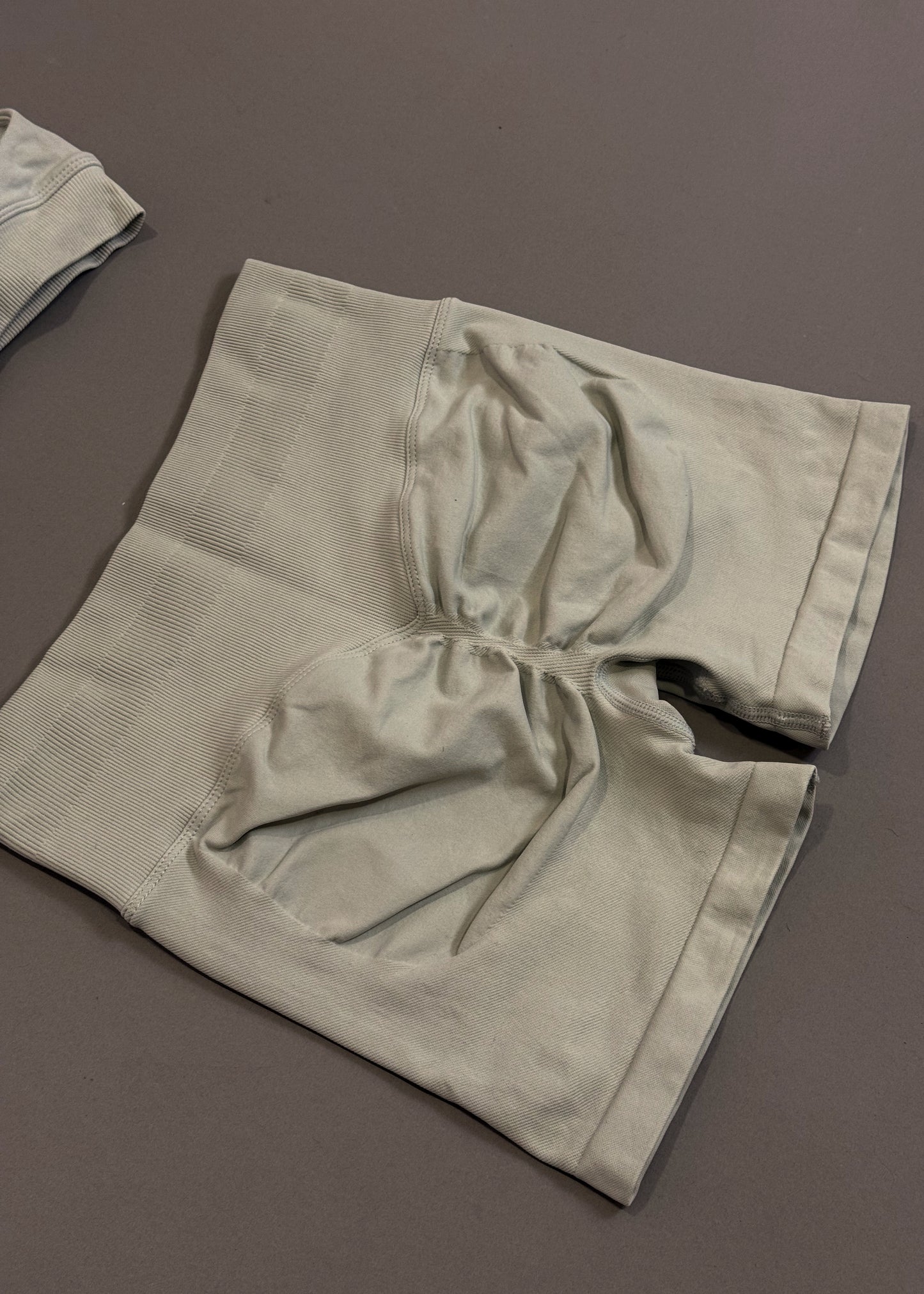 REWEAR ESSENTIAL SOFT IVORY GYM SET