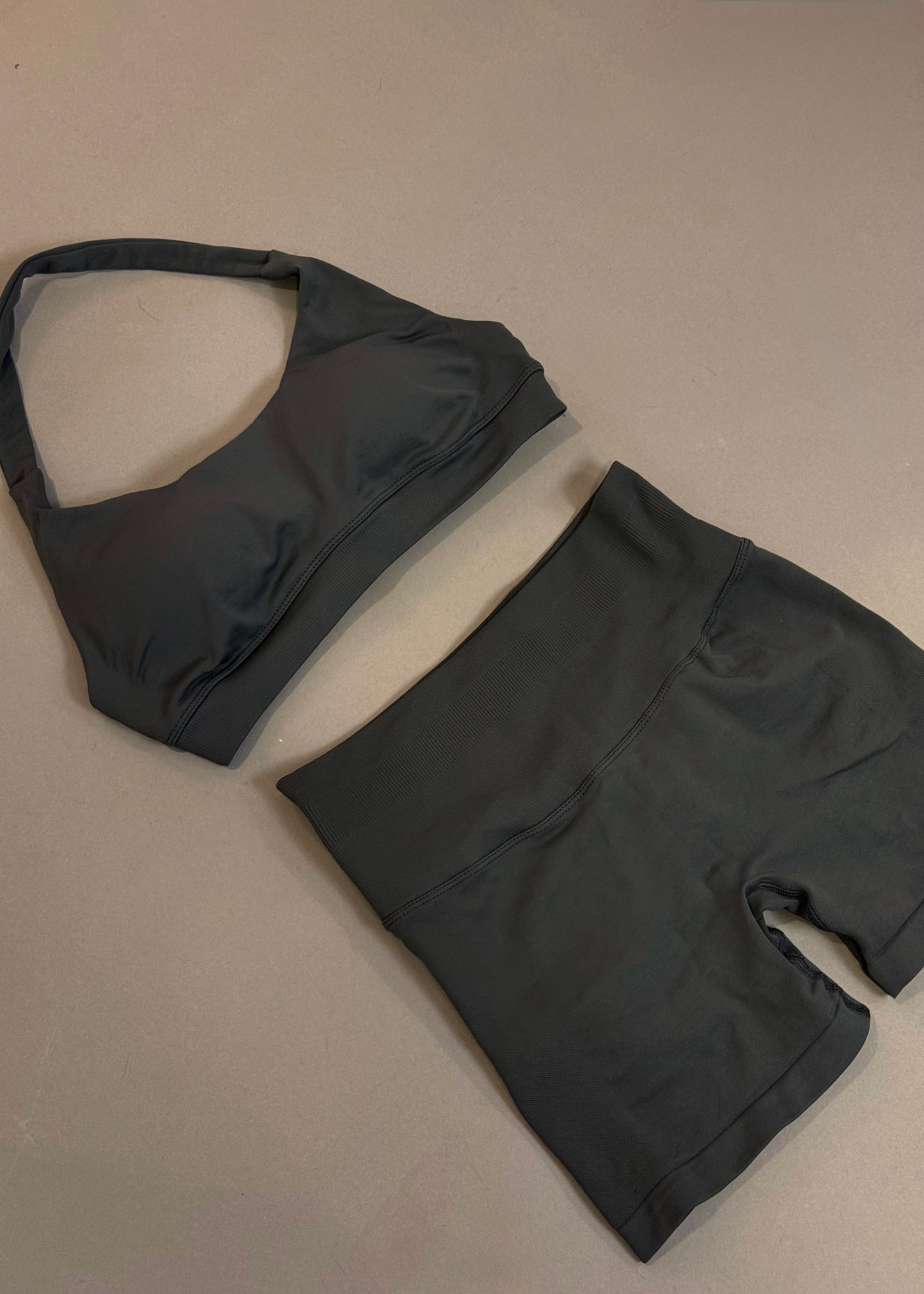 REWEAR ESSENTIAL BLACK GYM SET