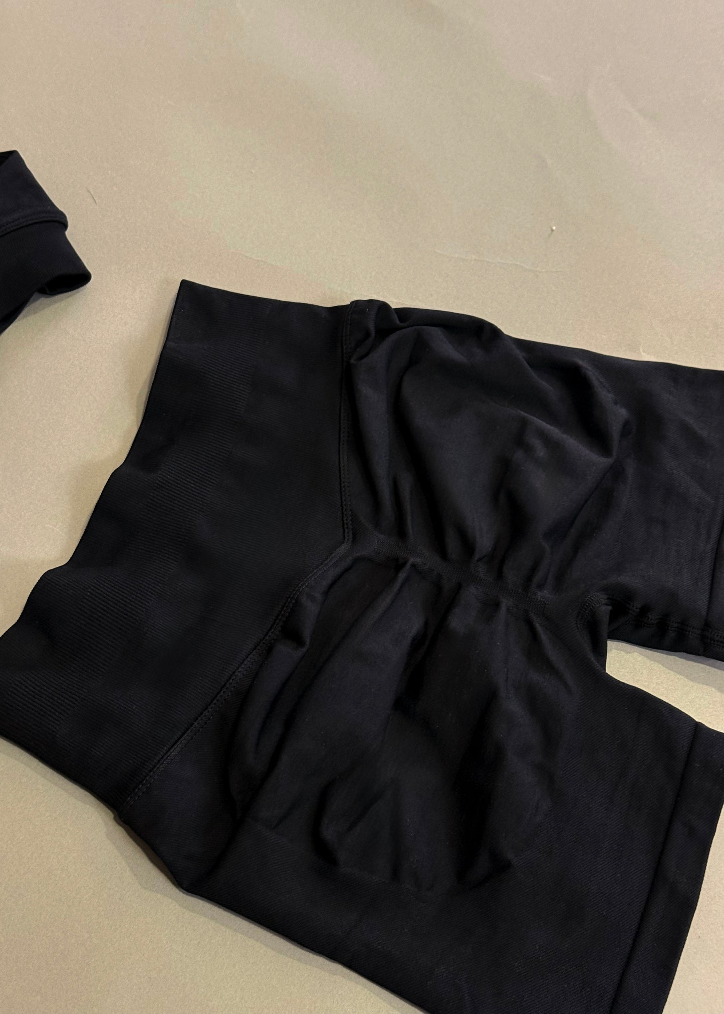 REWEAR ESSENTIAL BLACK GYM SET