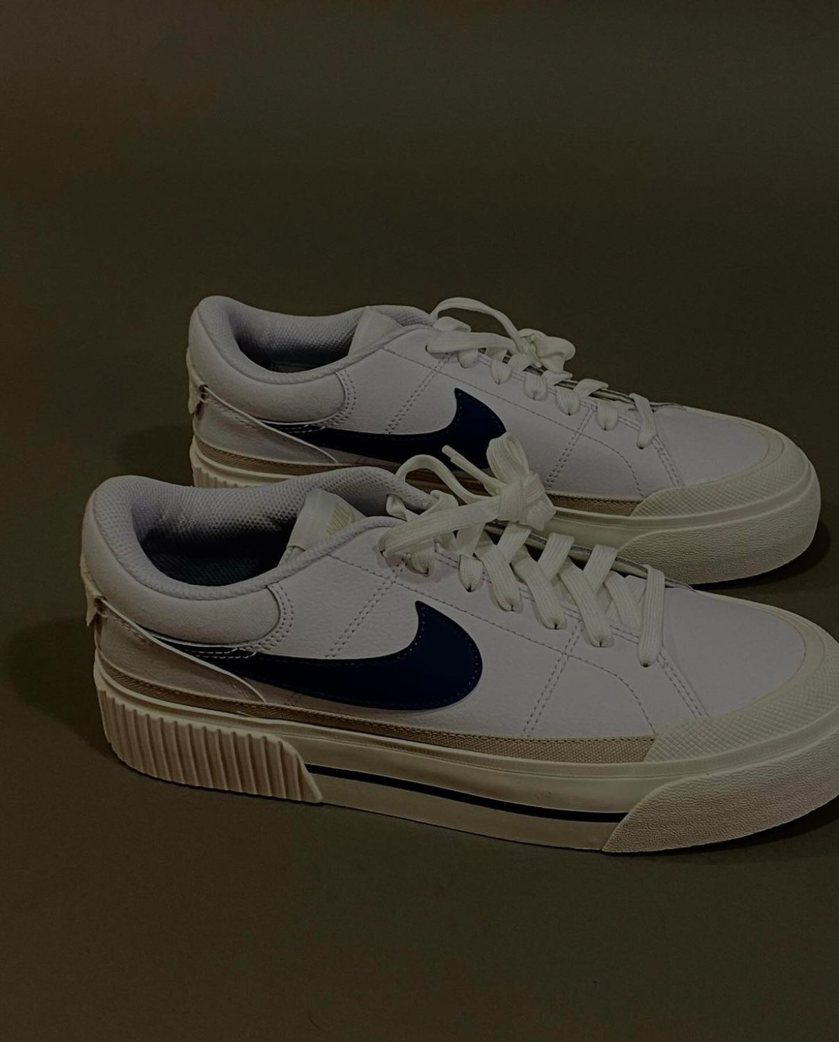 NIKE COURT LEGACY LIFT