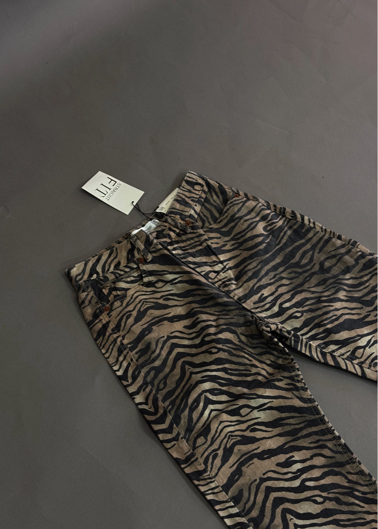 STRADIVARIUS TIGER PRINT JEANS