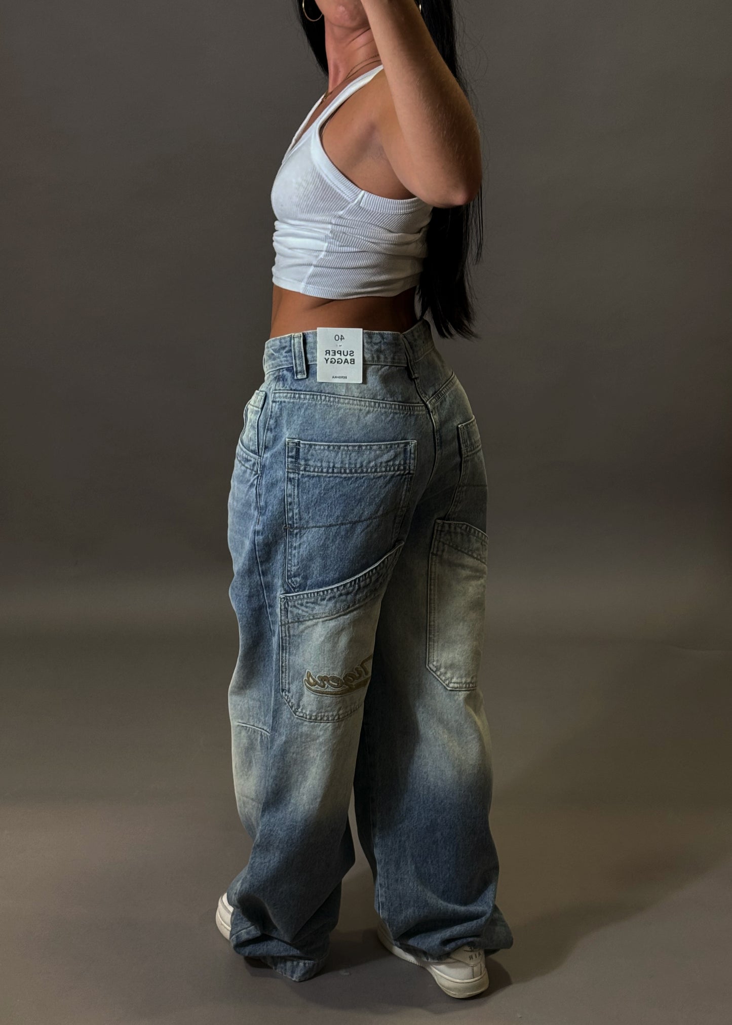 BERSHKA SUPER BAGGY JEANS