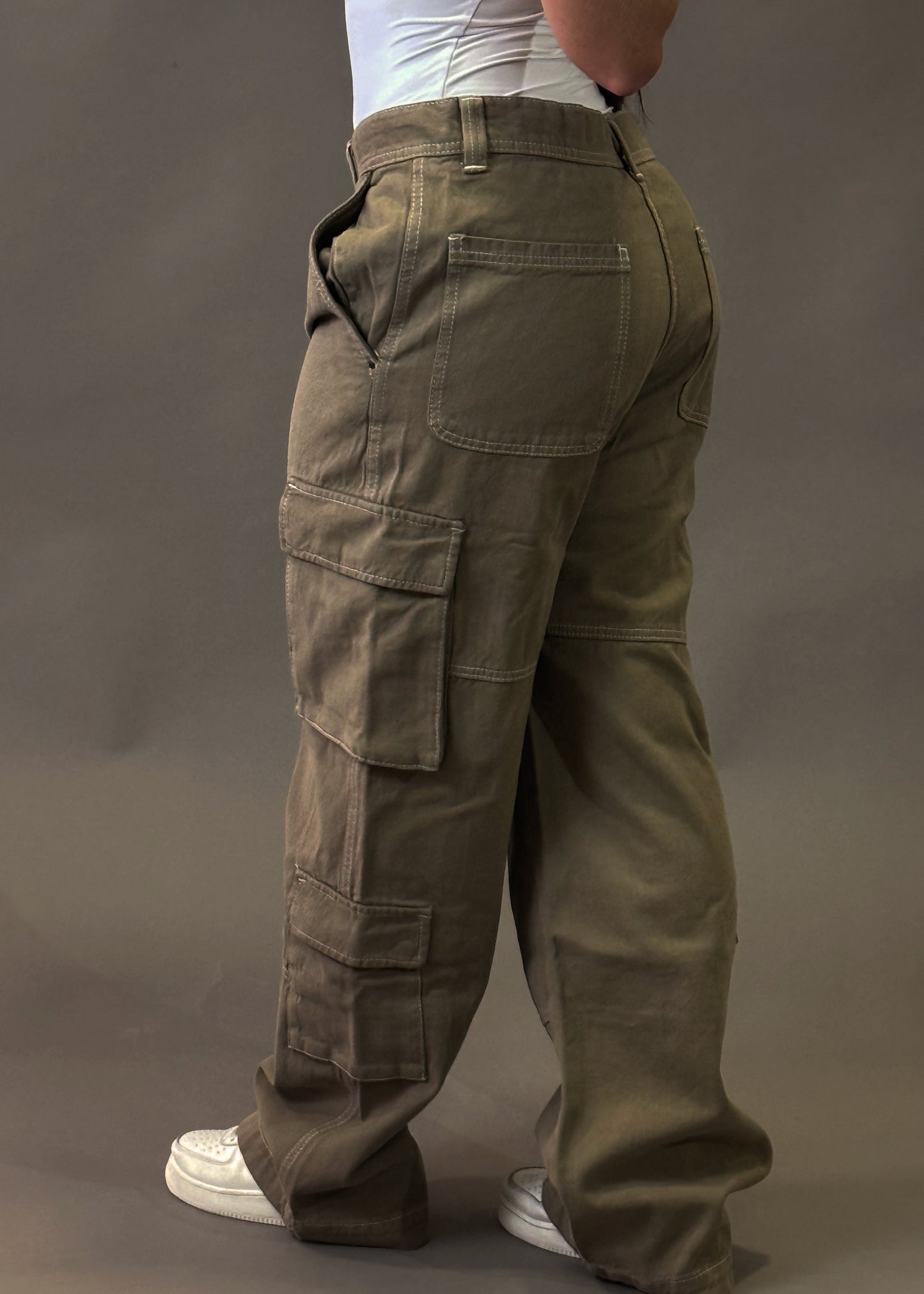 BERSHKA CARGO JEANS