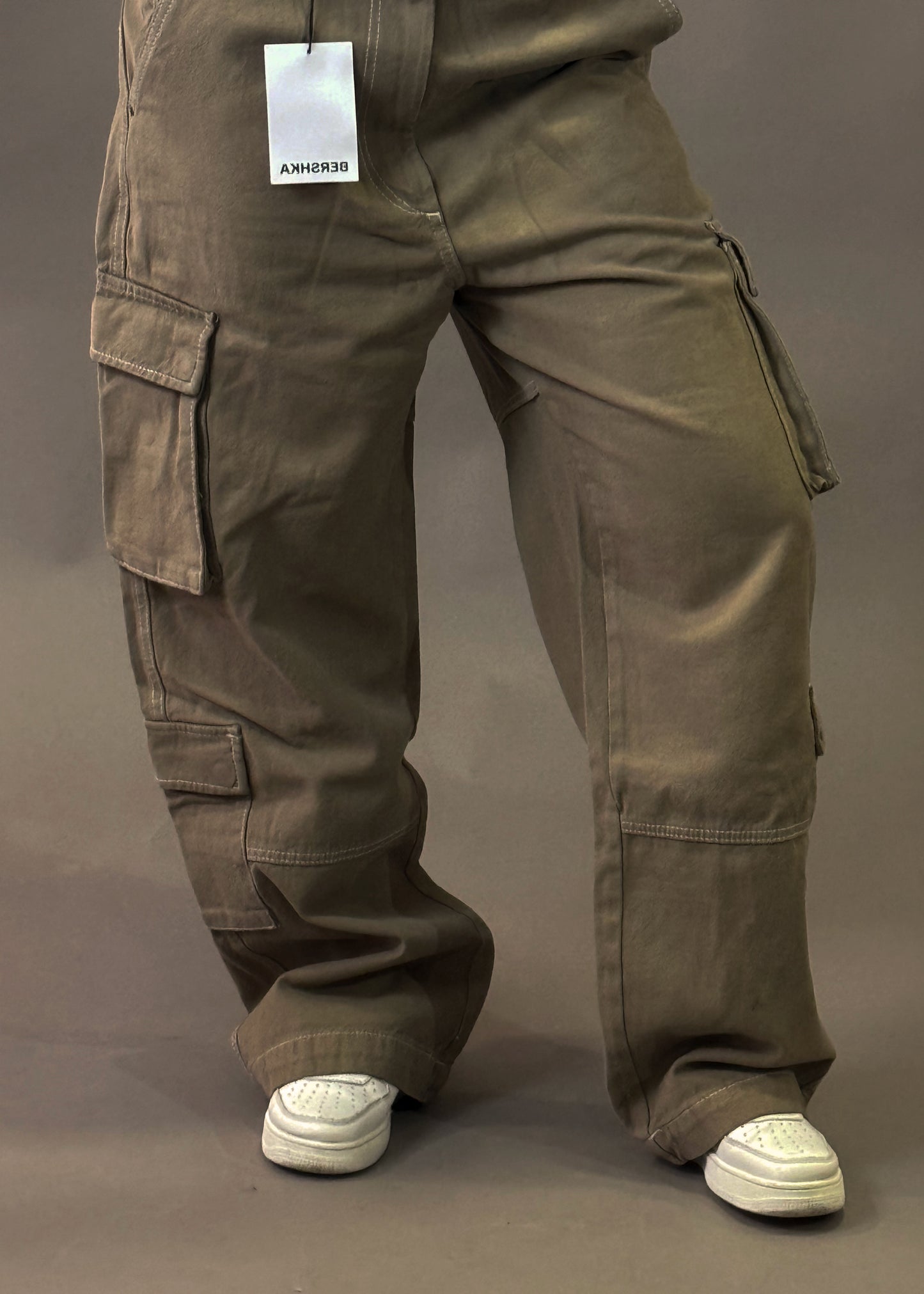 BERSHKA CARGO JEANS