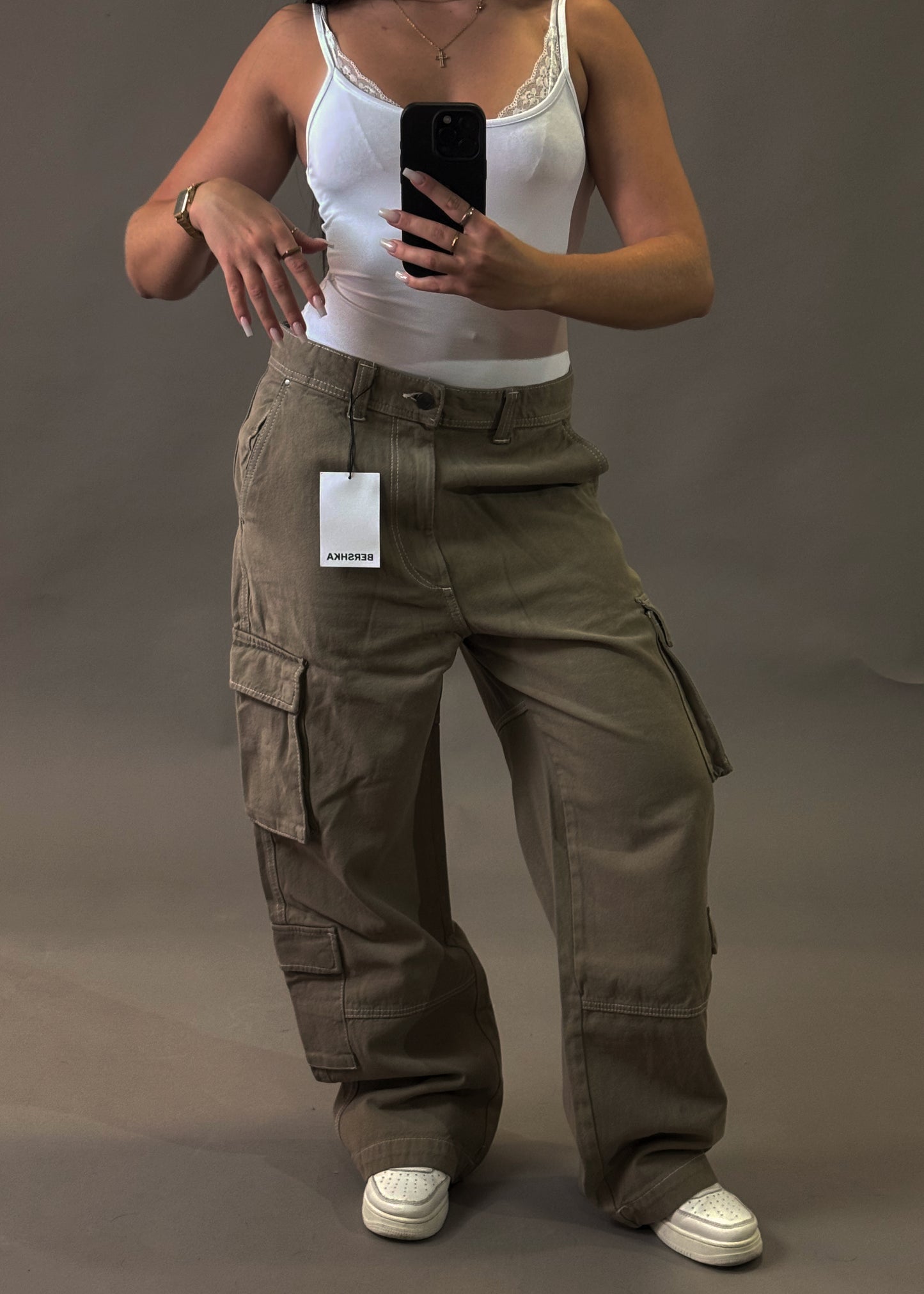 BERSHKA CARGO JEANS
