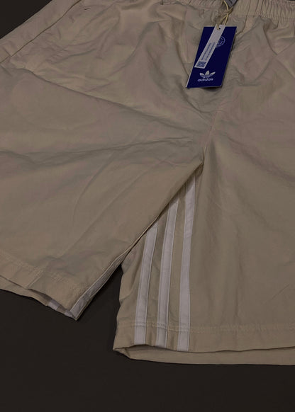 ADIDAS OVERSIZED BEIGE SHORTS