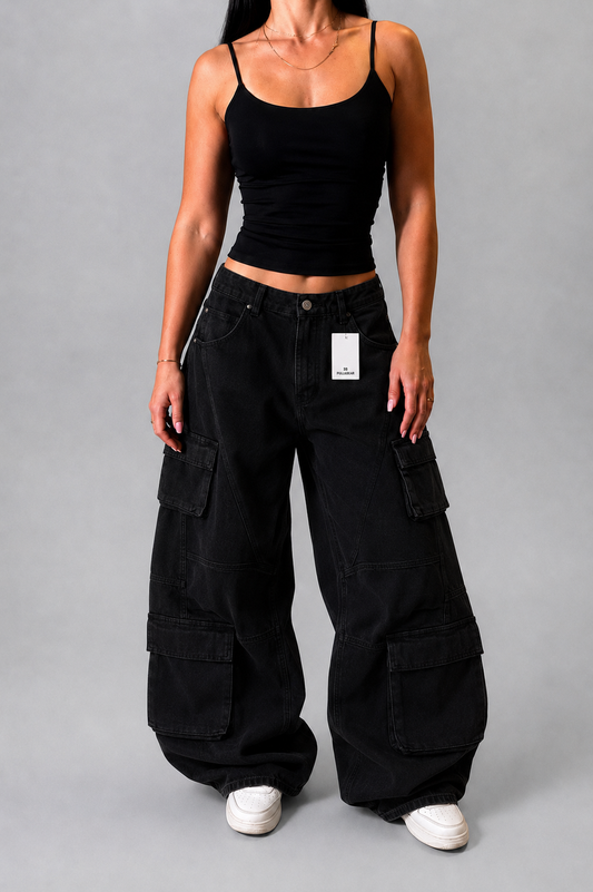 PULL&BEAR BLACK OVERSIZED CARGO JEANS
