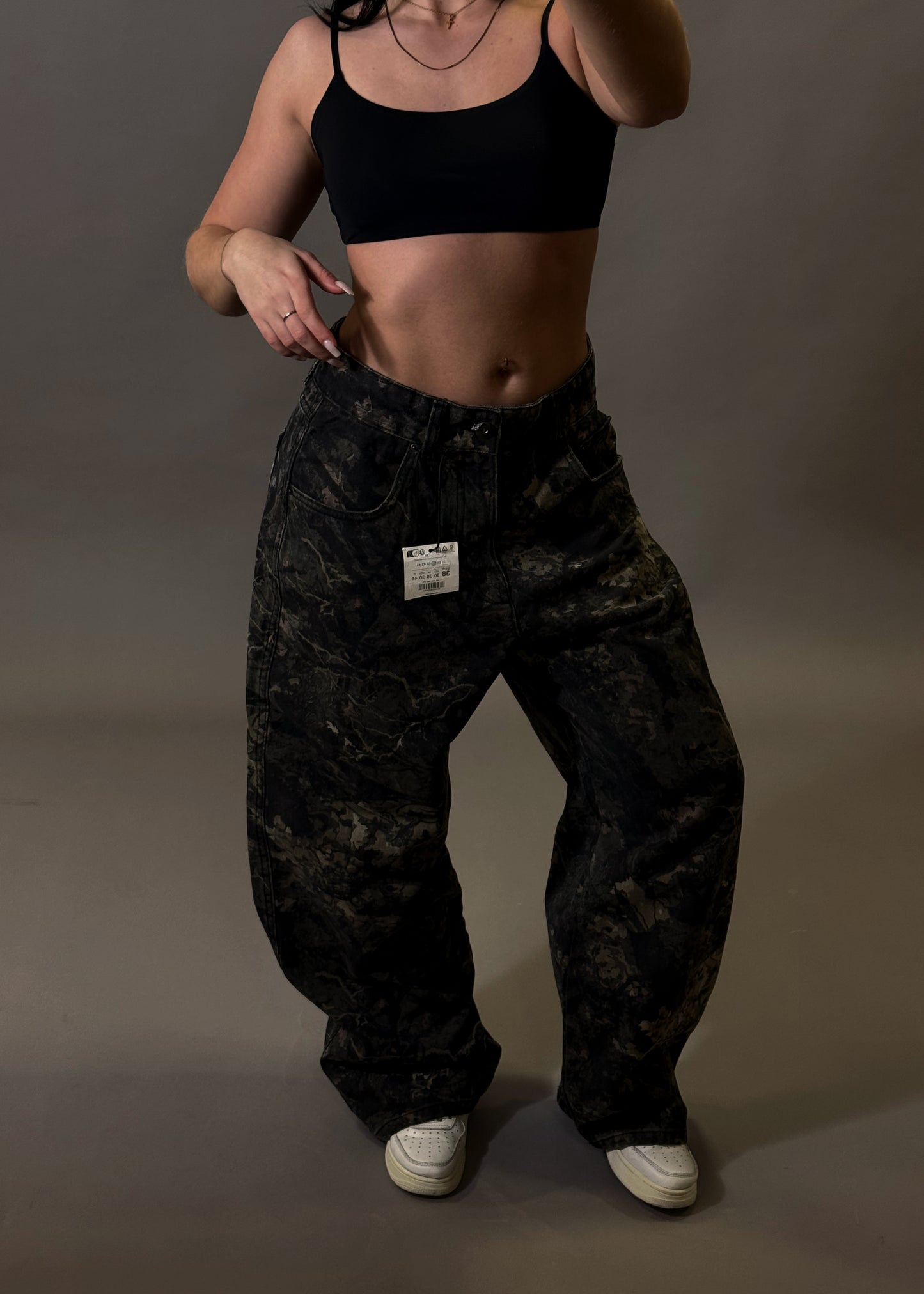 BERSHKA BAGGY CAMOUFLAGE JEANS