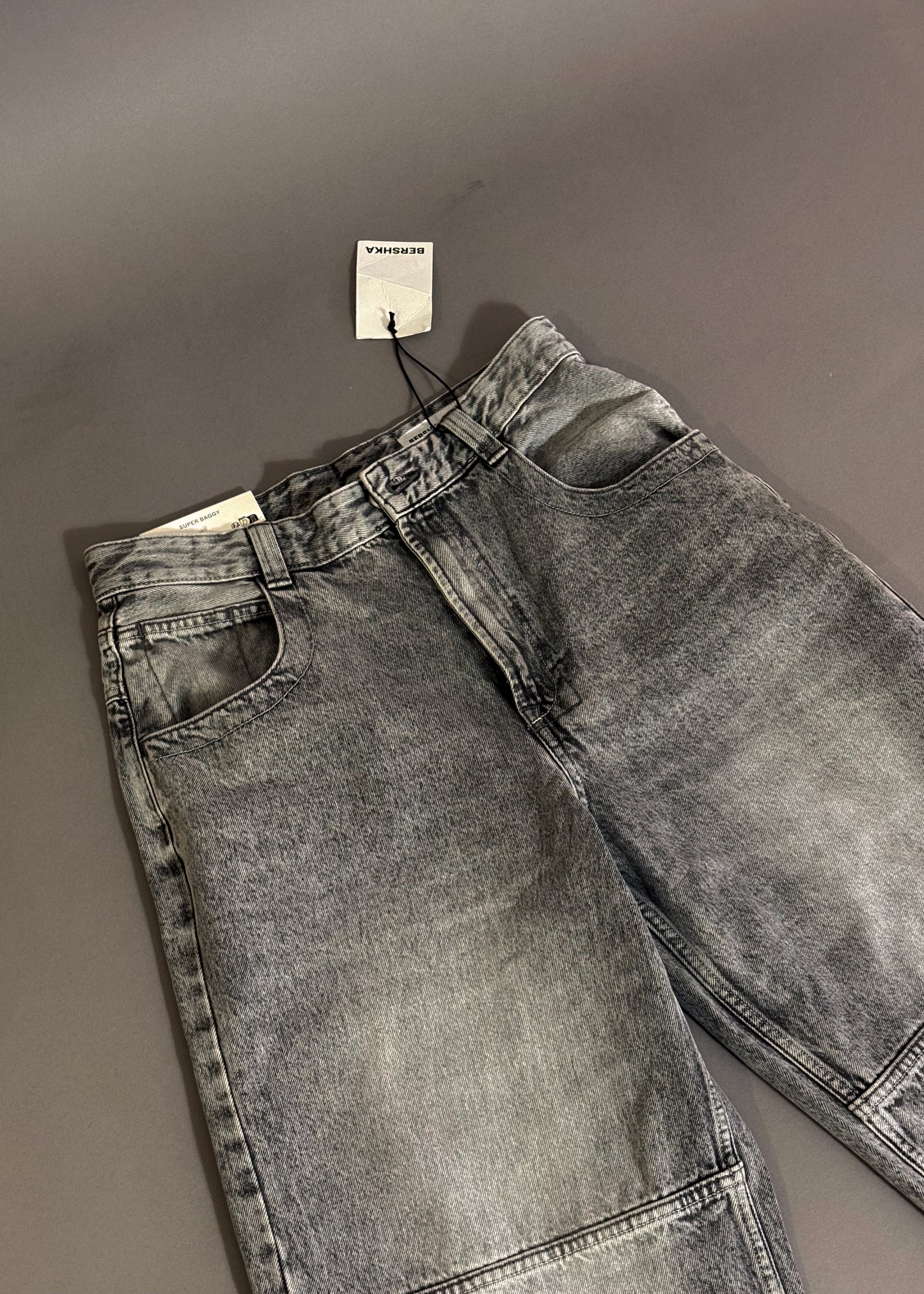 BERSHKA SUPER BAGGY GREY JEANS