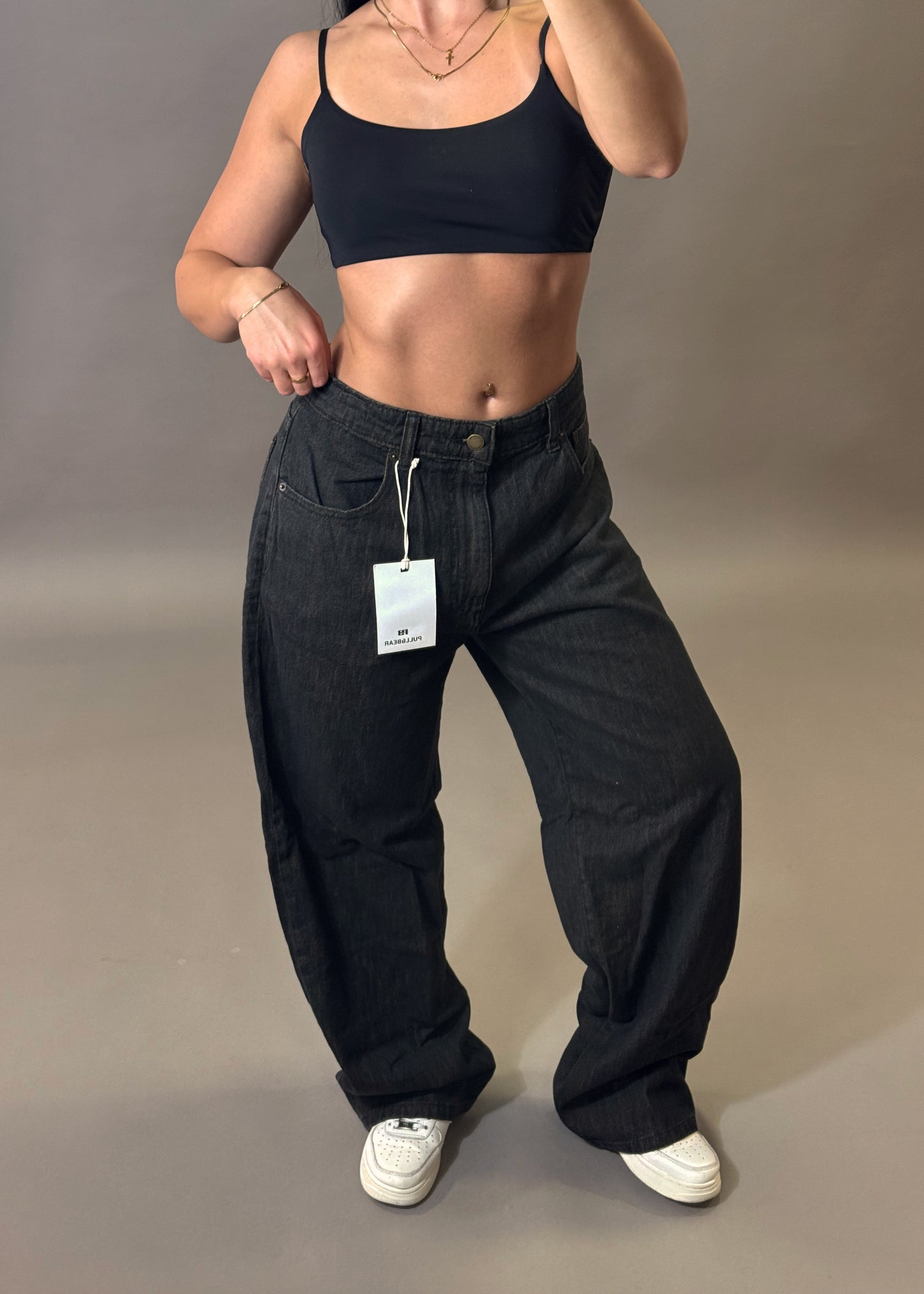 PULL&BEAR BLACK BAGGY JEANS