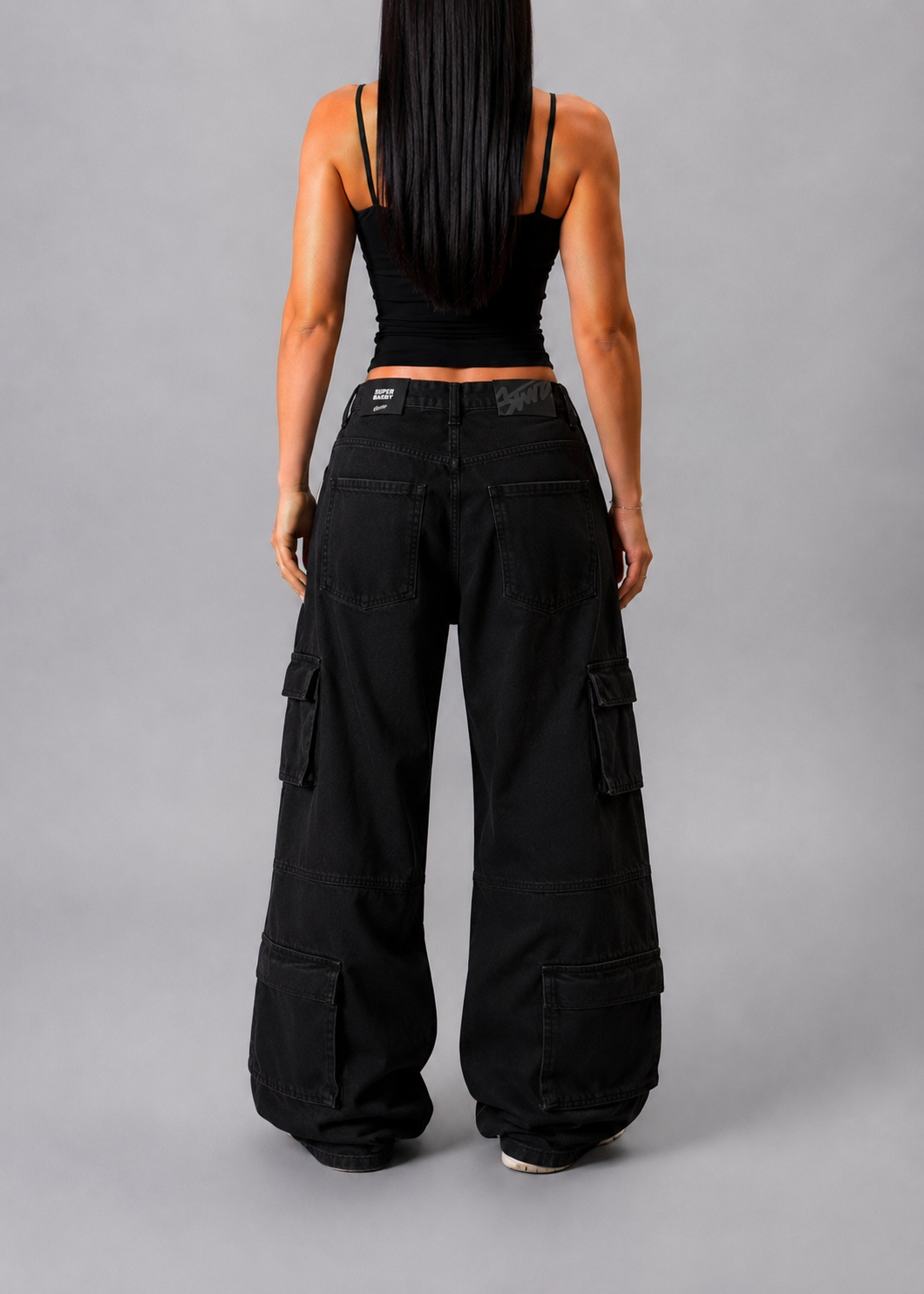 PULL&BEAR BLACK OVERSIZED CARGO JEANS