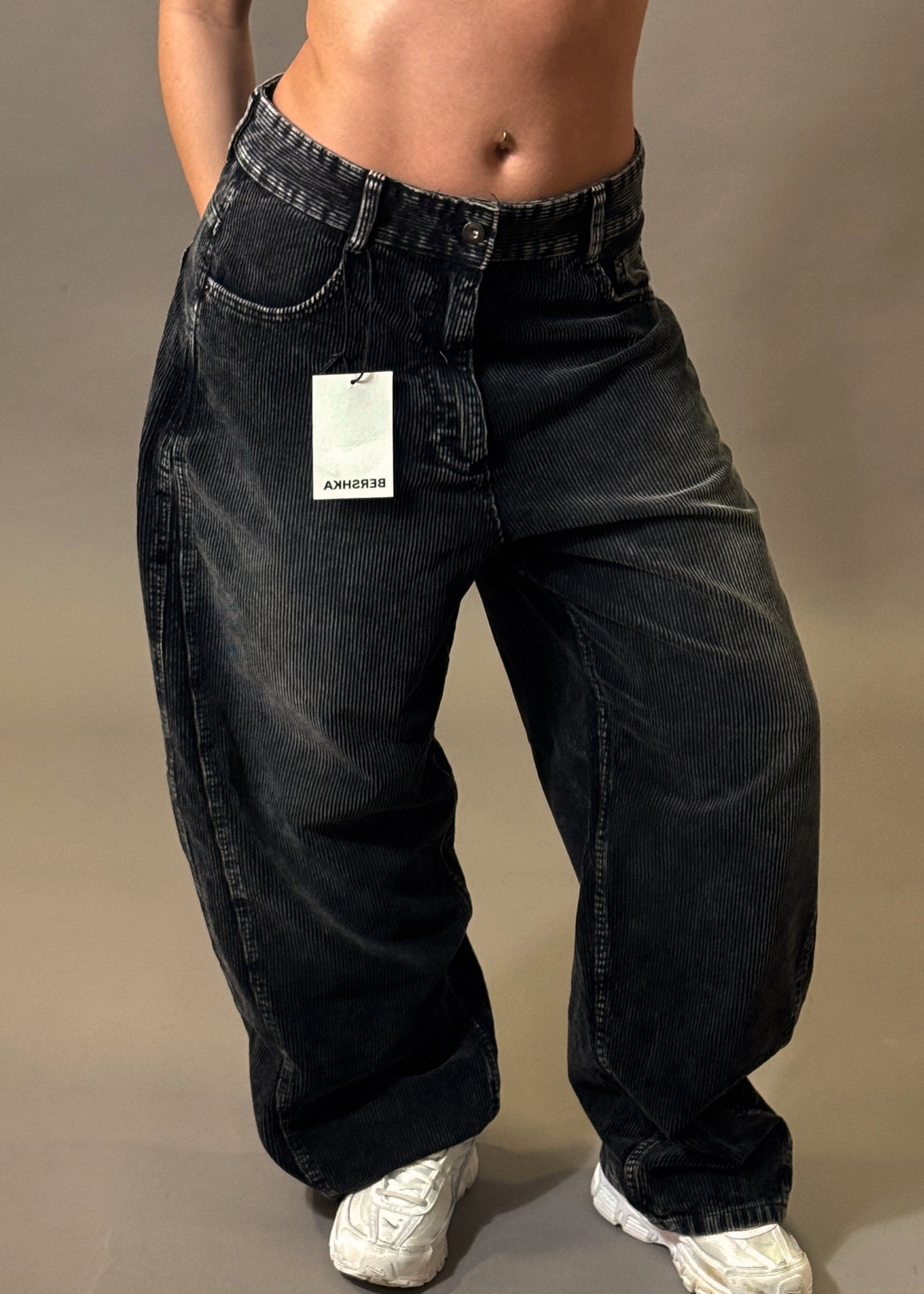 BERSHKA CORDUROY BAGGY TROUSERS