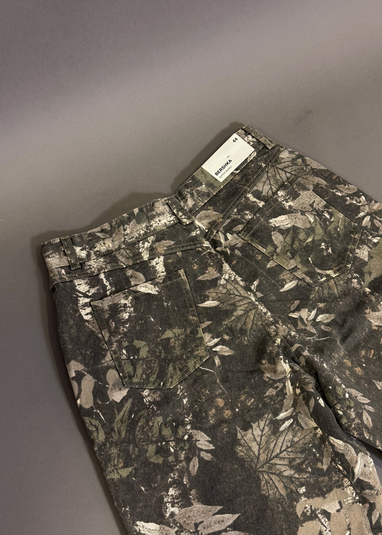 BERSHKA SUPER BAGGY JEANS