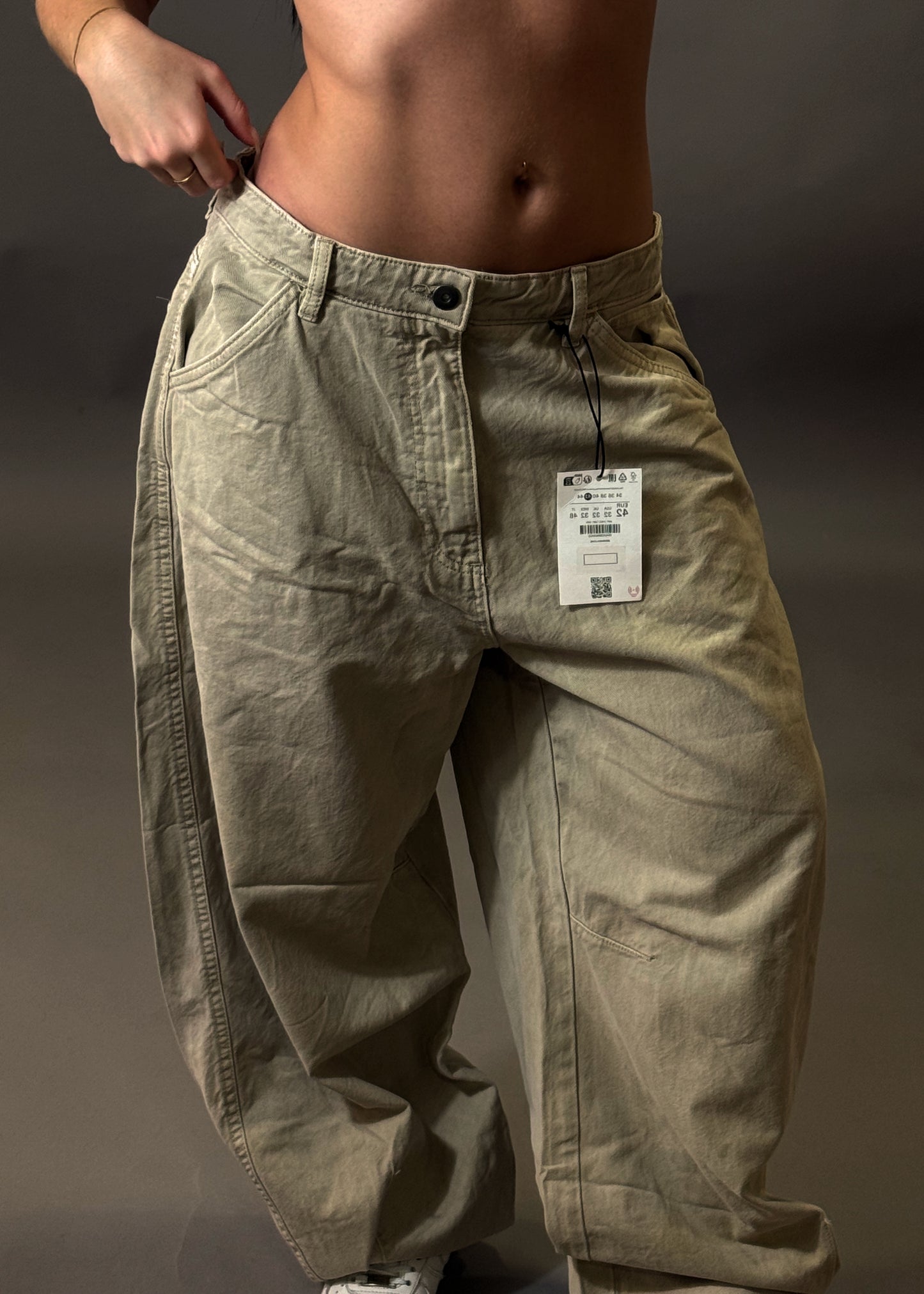 BERSHKA BARREL TROUSERS