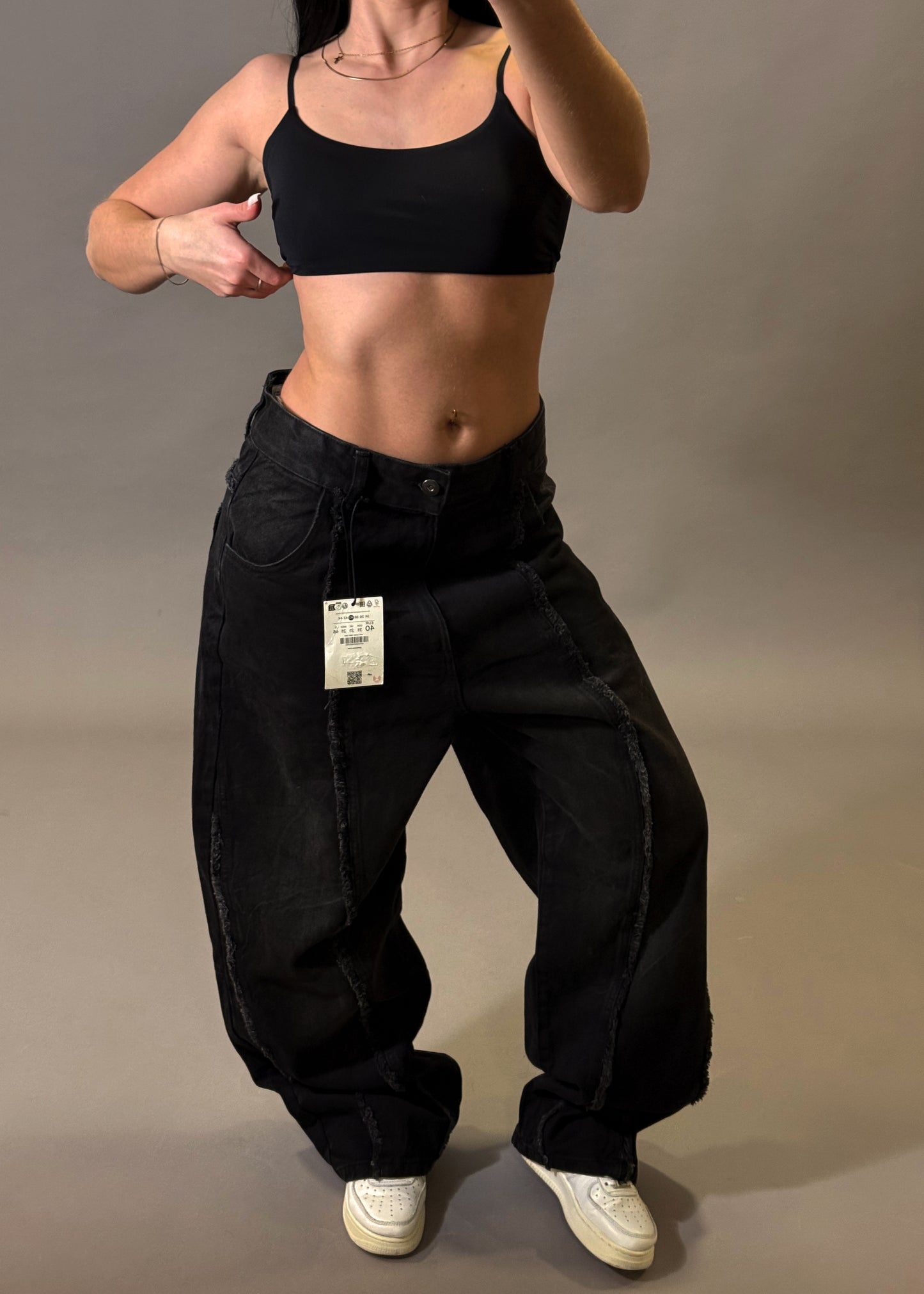 BERSHKA TEXTURED BAGGY BLACK JEANS