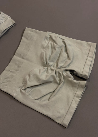 REWEAR ESSENTIAL SOFT IVORY GYM SET