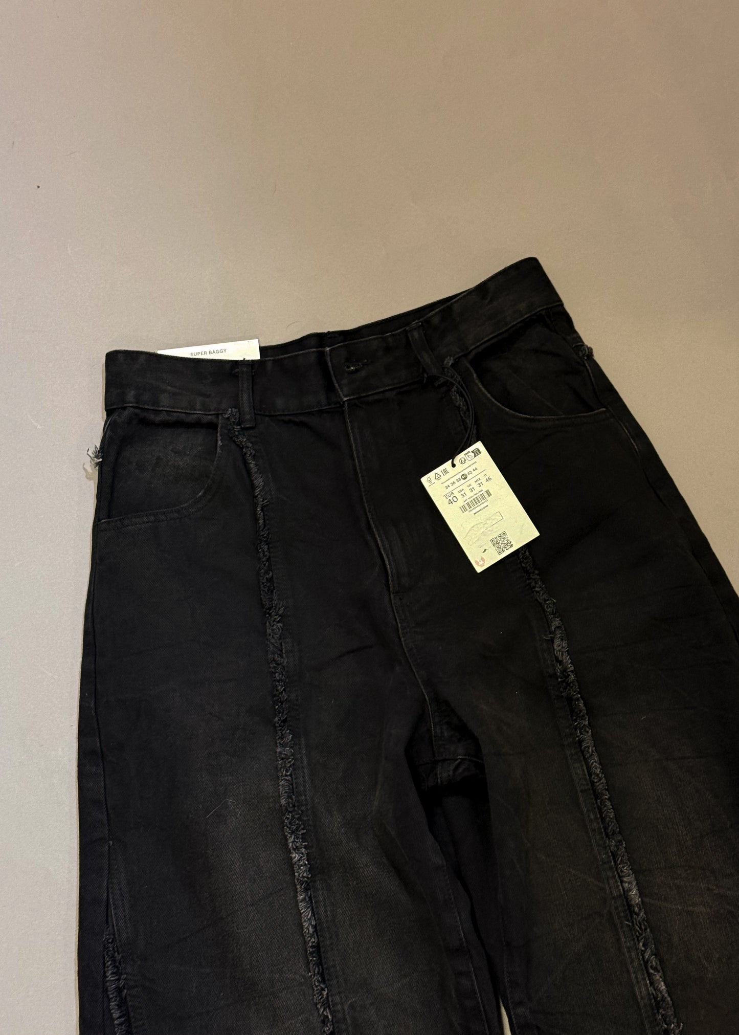 BERSHKA TEXTURED BAGGY BLACK JEANS