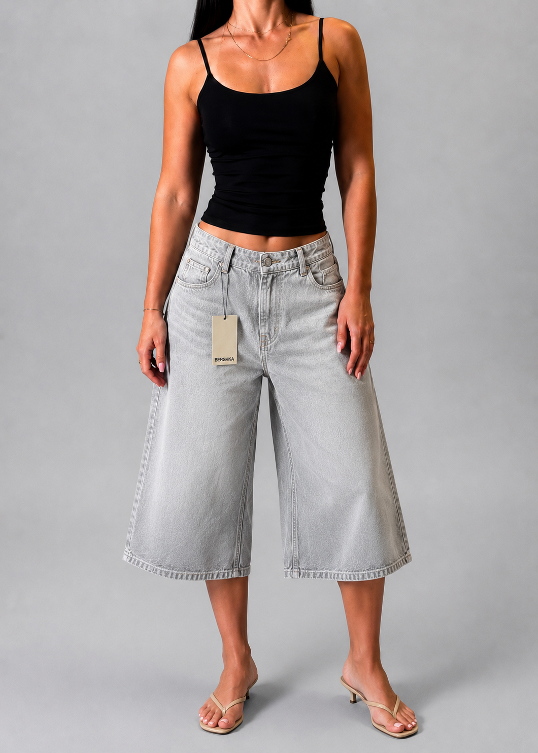 BERSHKA BAGGY GREY JORTS