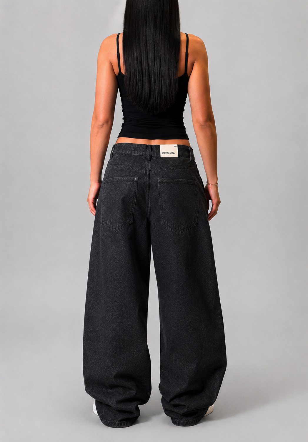 BERSHKA SUPER BAGGY DARK JEANS