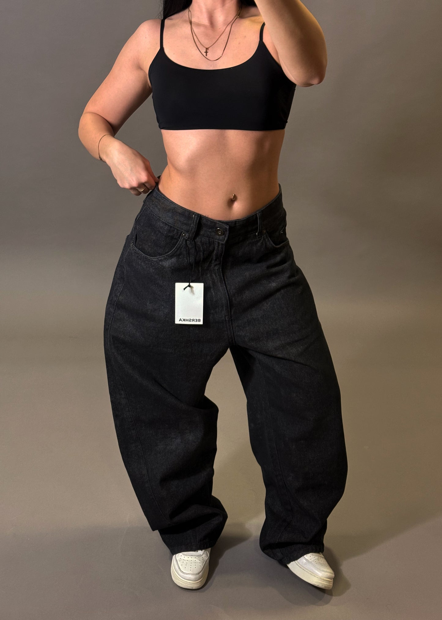 BERSHKA SUPER BAGGY DARK JEANS