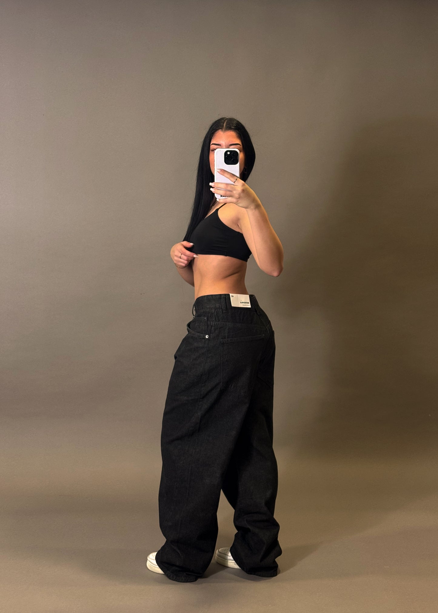 BERSHKA SUPER BAGGY DARK JEANS