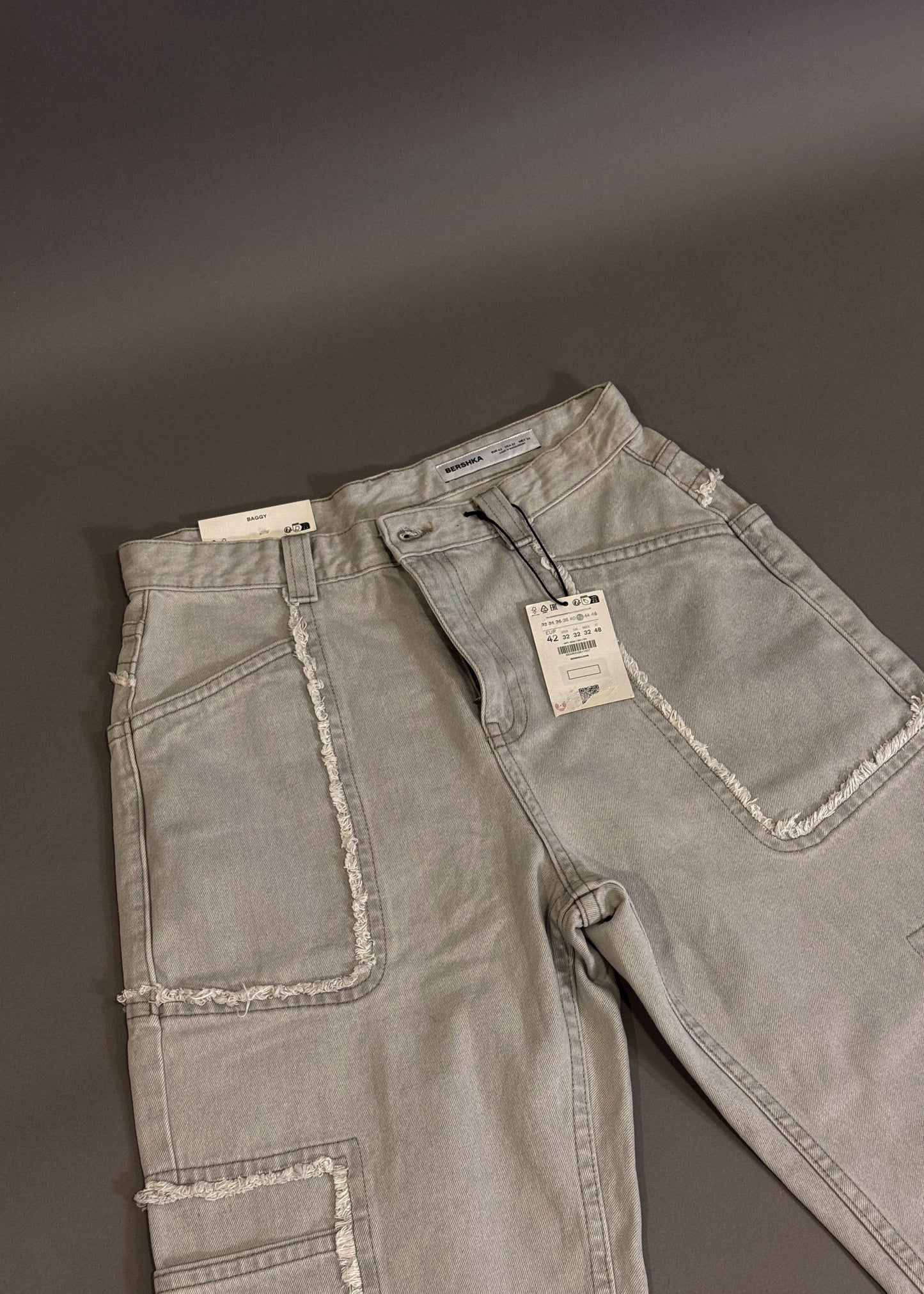 BERSHKA TEXTURED GREY BAGGY JEANS