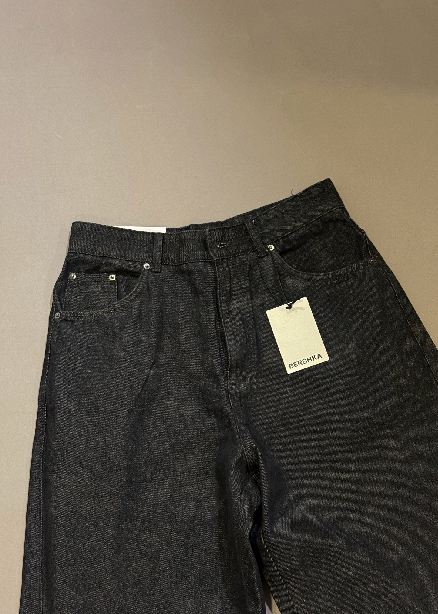 BERSHKA SUPER BAGGY DARK JEANS