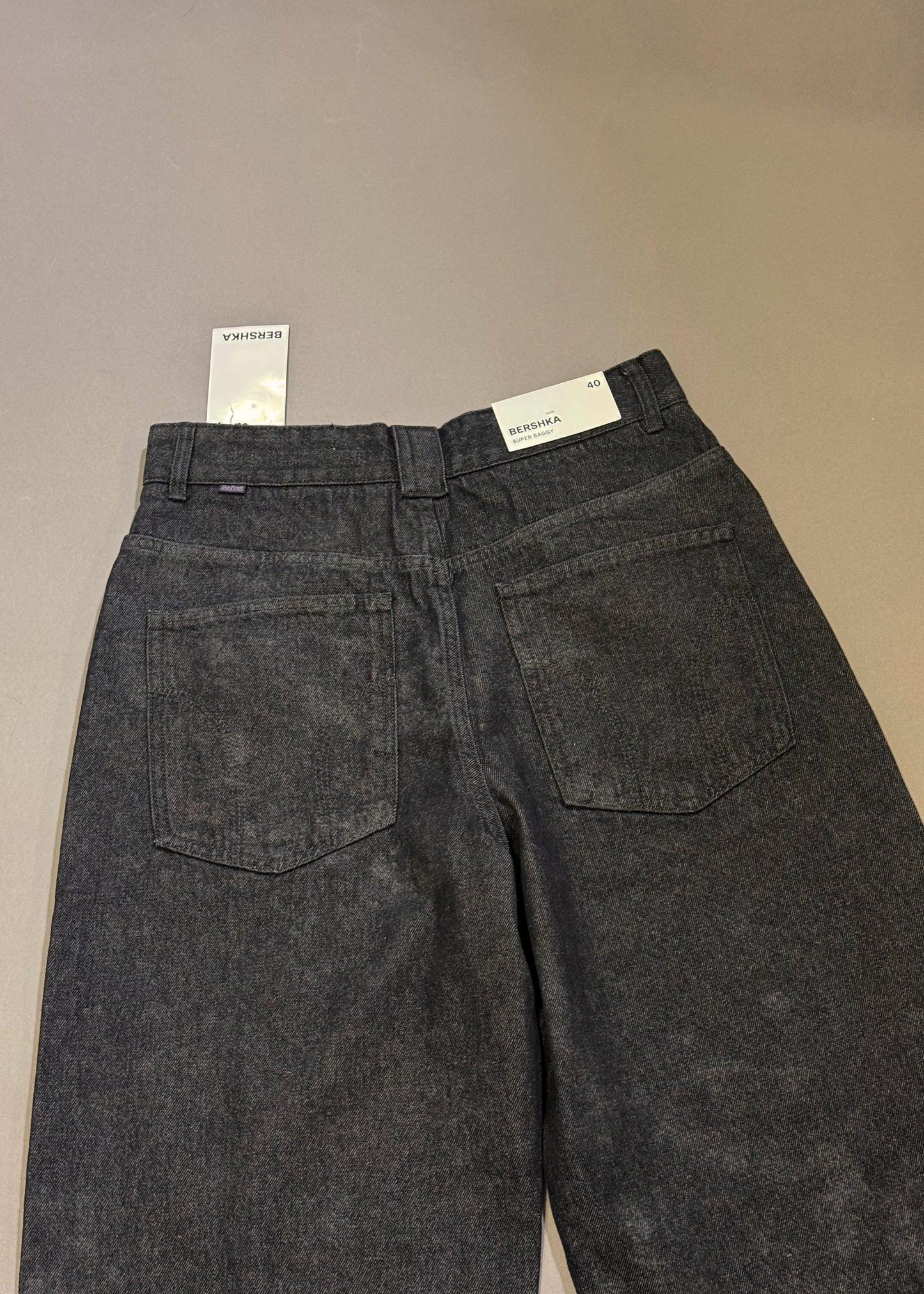 BERSHKA SUPER BAGGY DARK JEANS