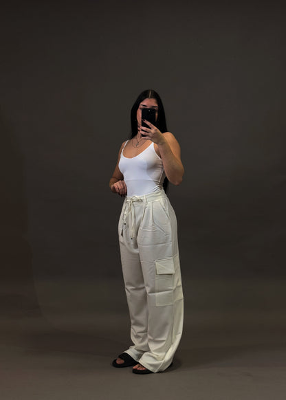 STRADIVARIUS WHITE TROUSERS