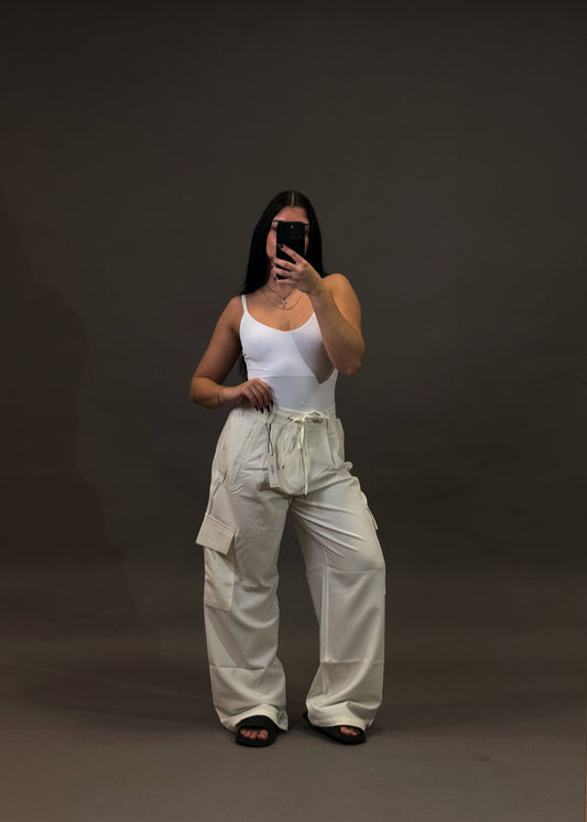 STRADIVARIUS WHITE TROUSERS