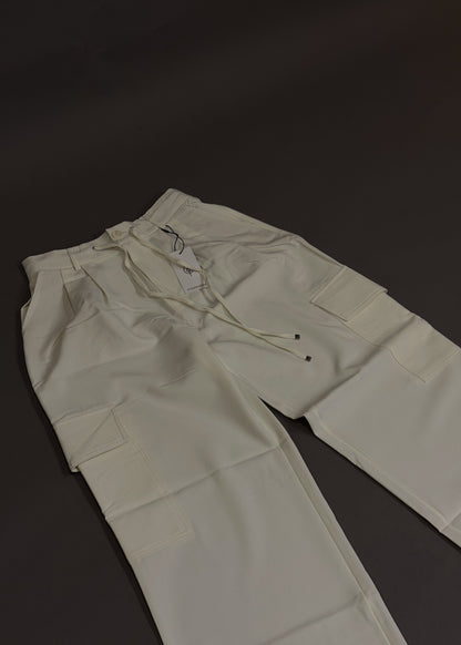 STRADIVARIUS WHITE TROUSERS
