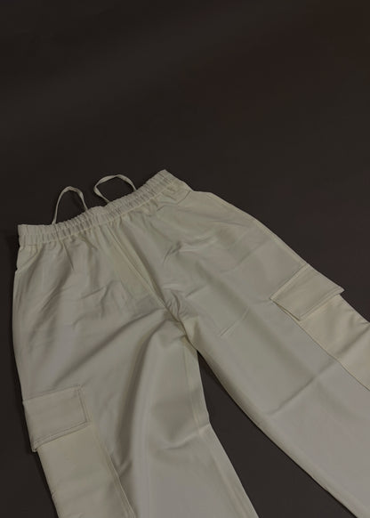 STRADIVARIUS WHITE TROUSERS