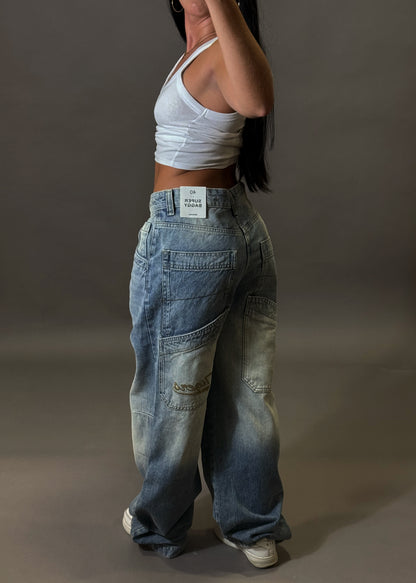 BERSHKA SUPER BAGGY JEANS