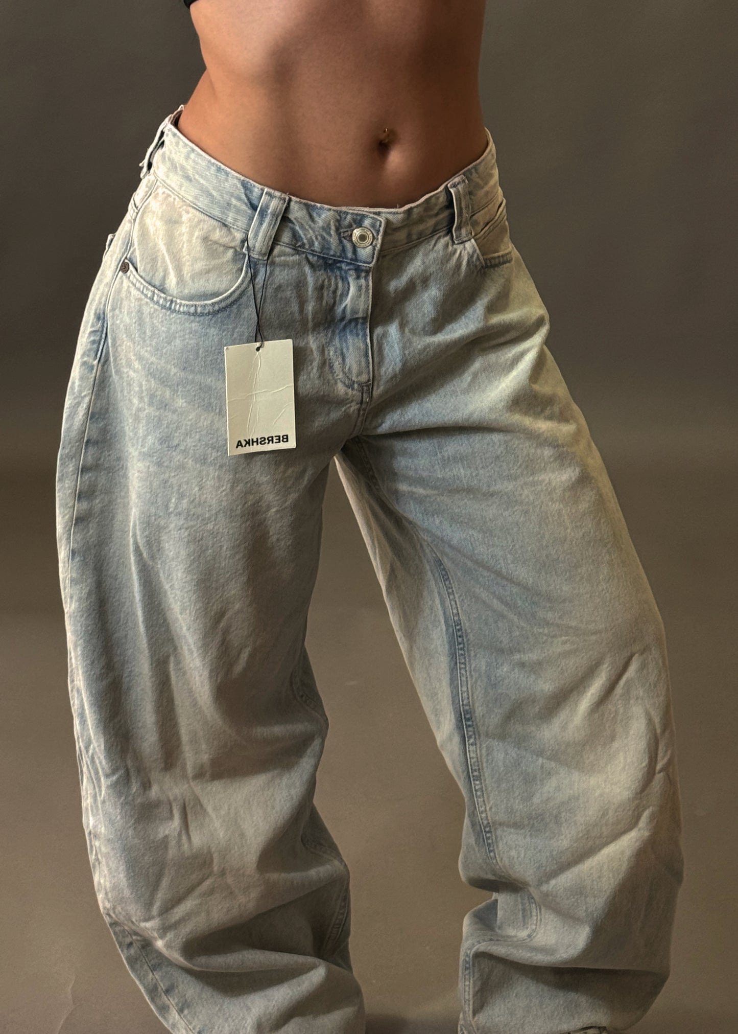 BERSHKA BAGGY BALLOON JEANS