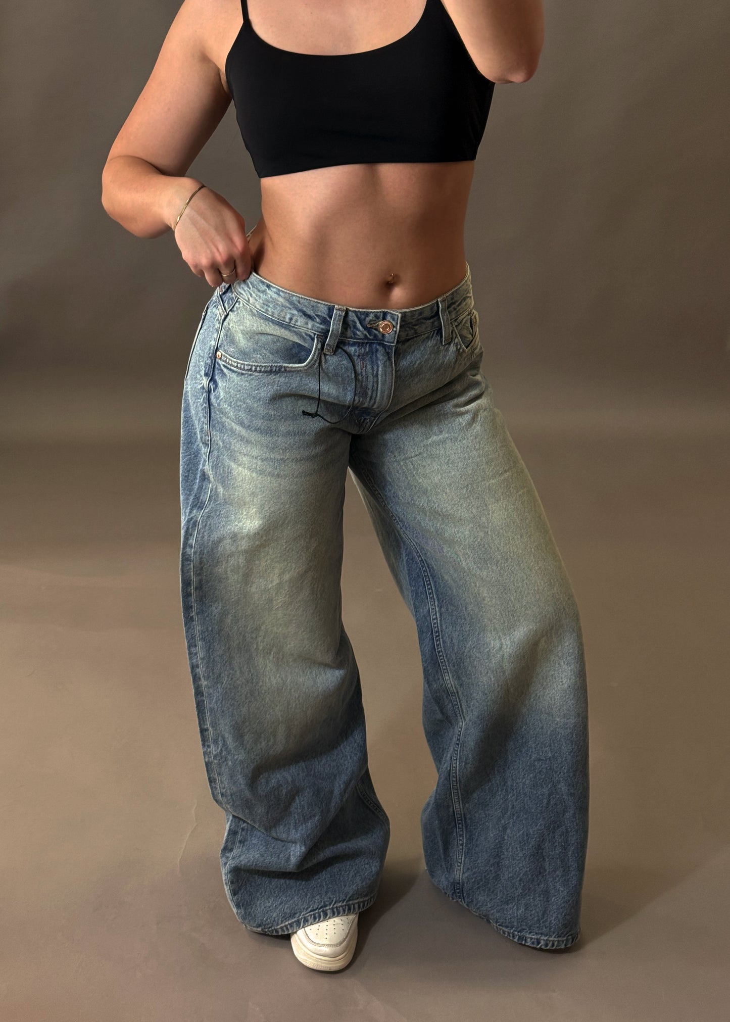 BERSHKA WIDE LEG JEANS