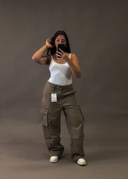 BERSHKA CARGO JEANS