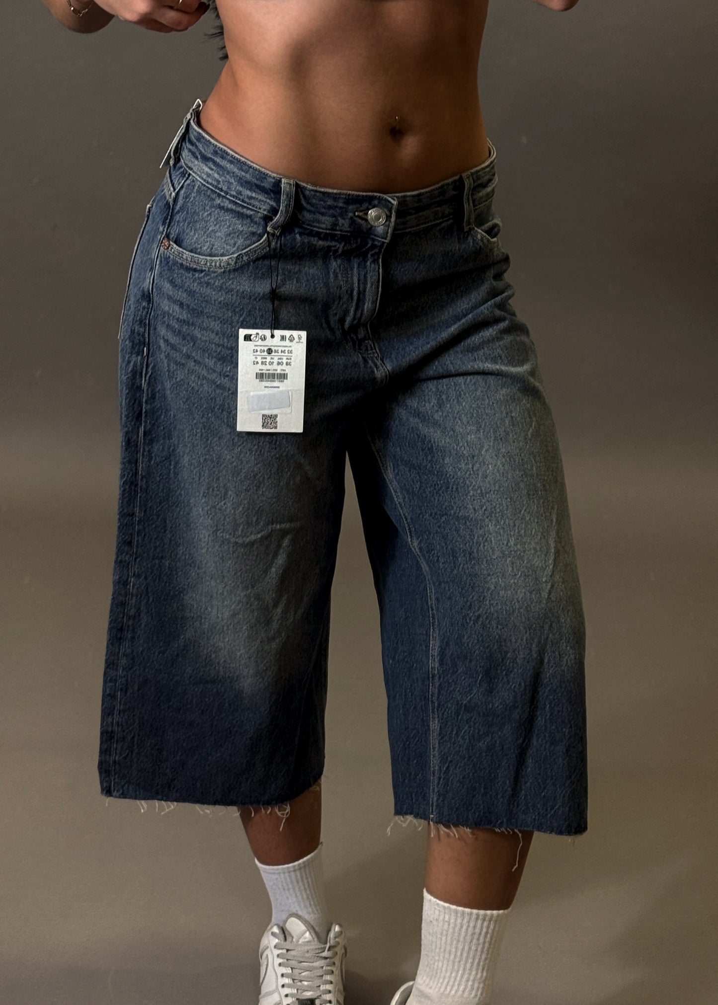 BERSHKA BAGGY JORTS