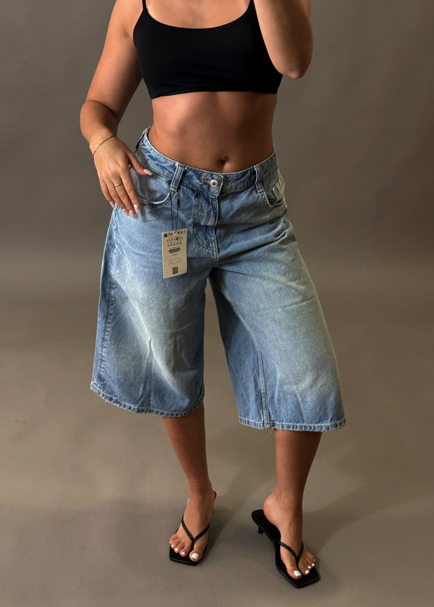 BERSHKA BAGGY JORTS