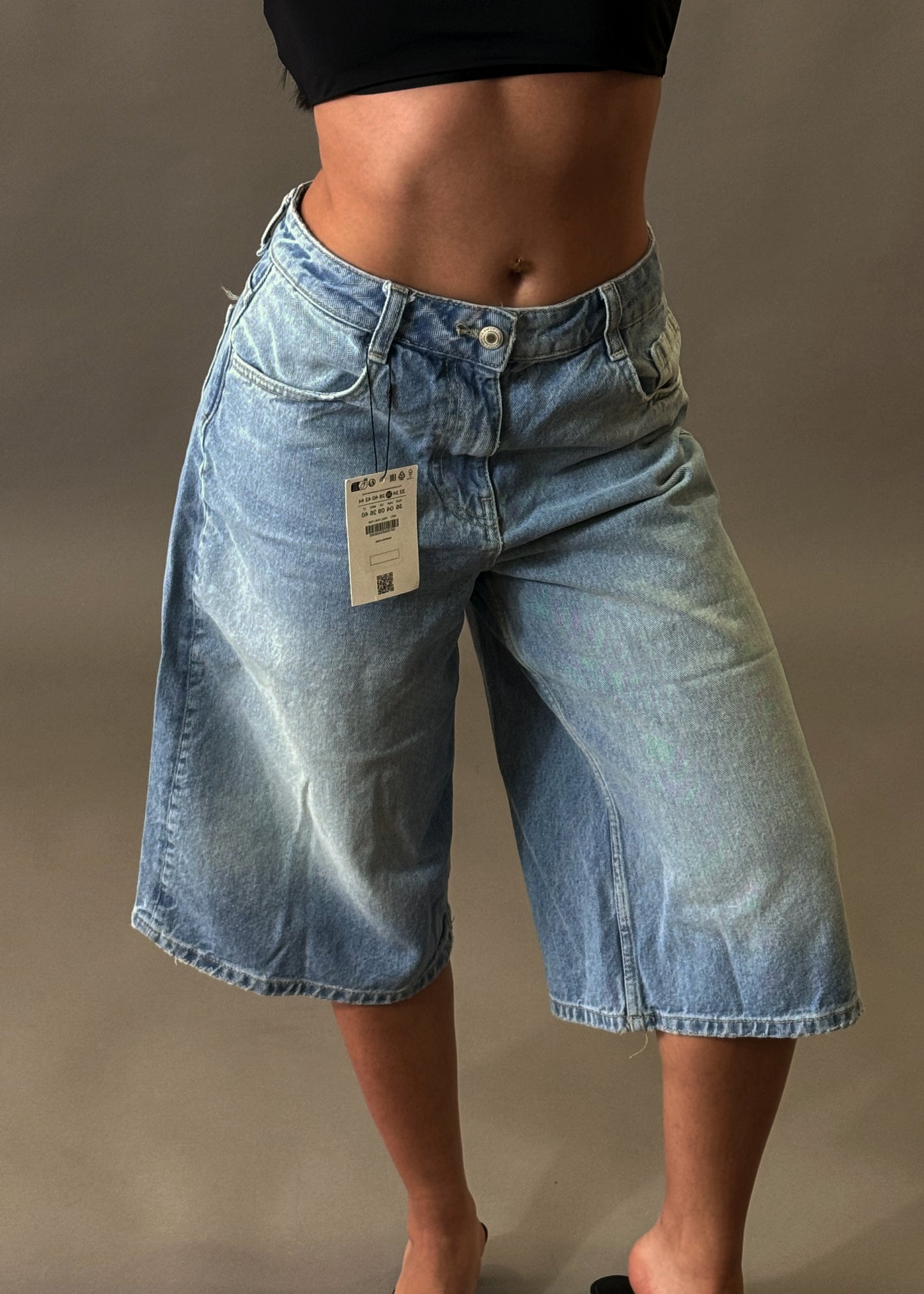 BERSHKA BAGGY JORTS